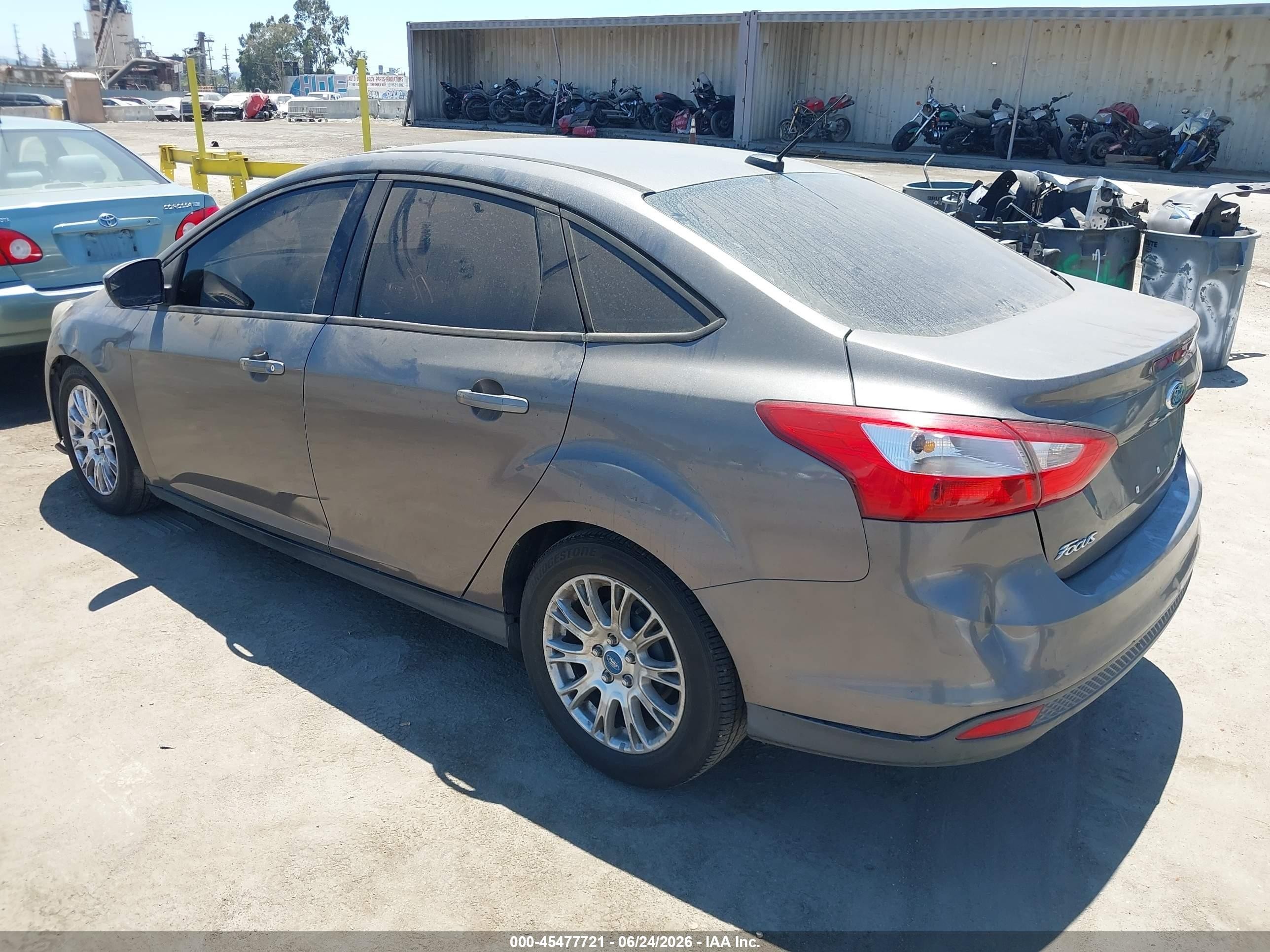 2012 Ford Focus Se Серый vin: 1FAHP3F25CL239349