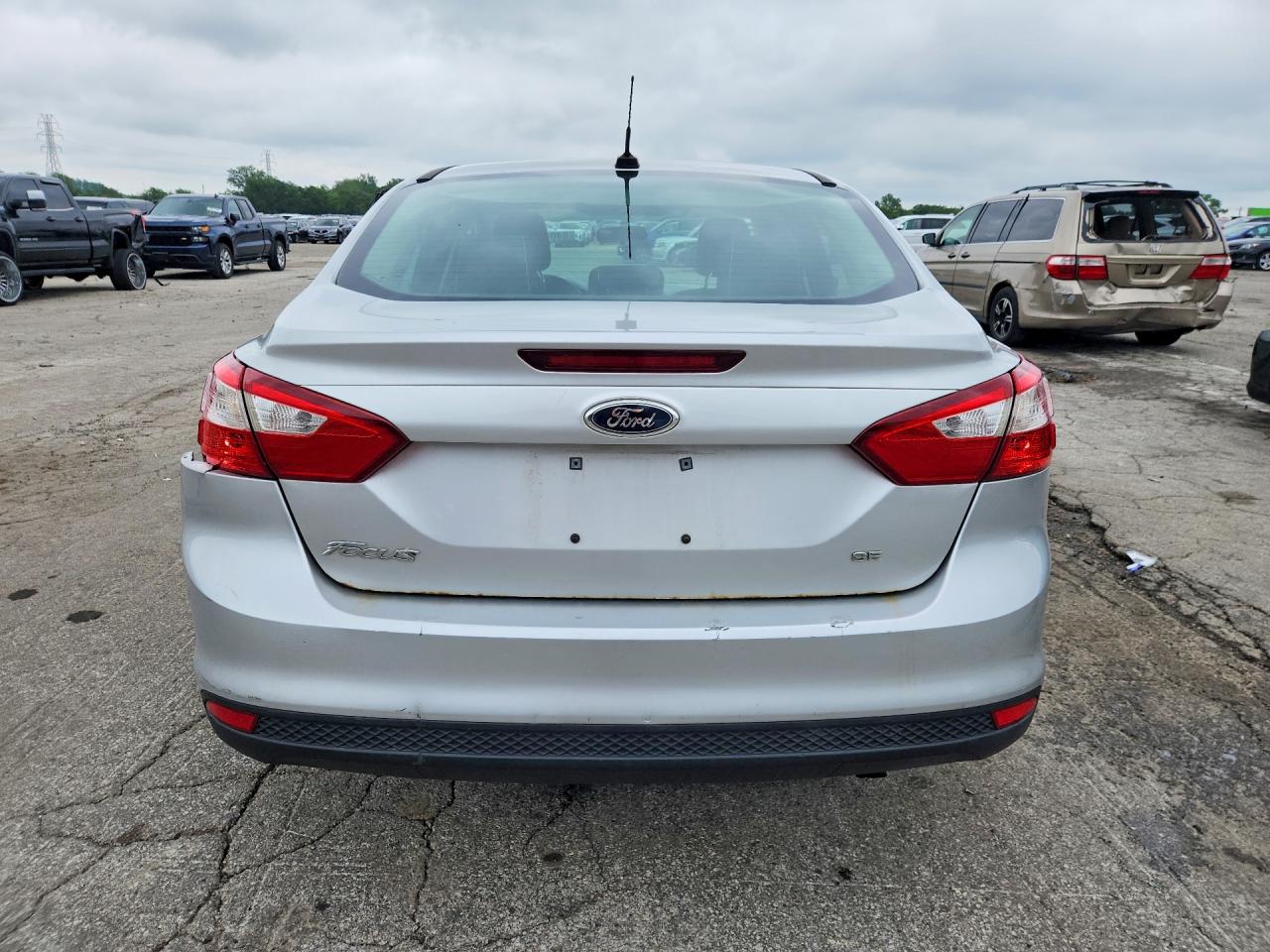 2012 Ford Focus Se Silver vin: 1FAHP3F25CL263442