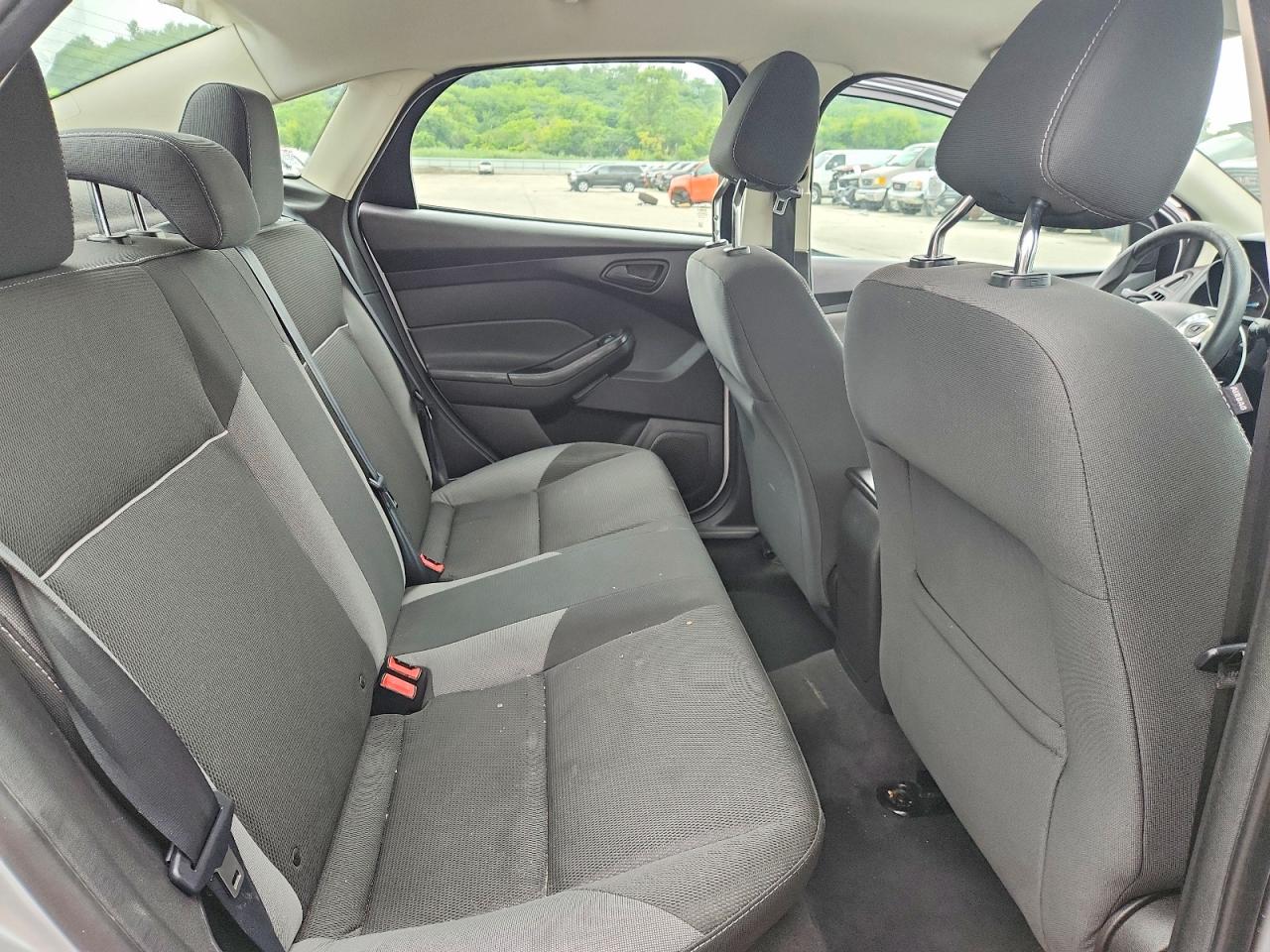 2012 Ford Focus Se Silver vin: 1FAHP3F25CL263442