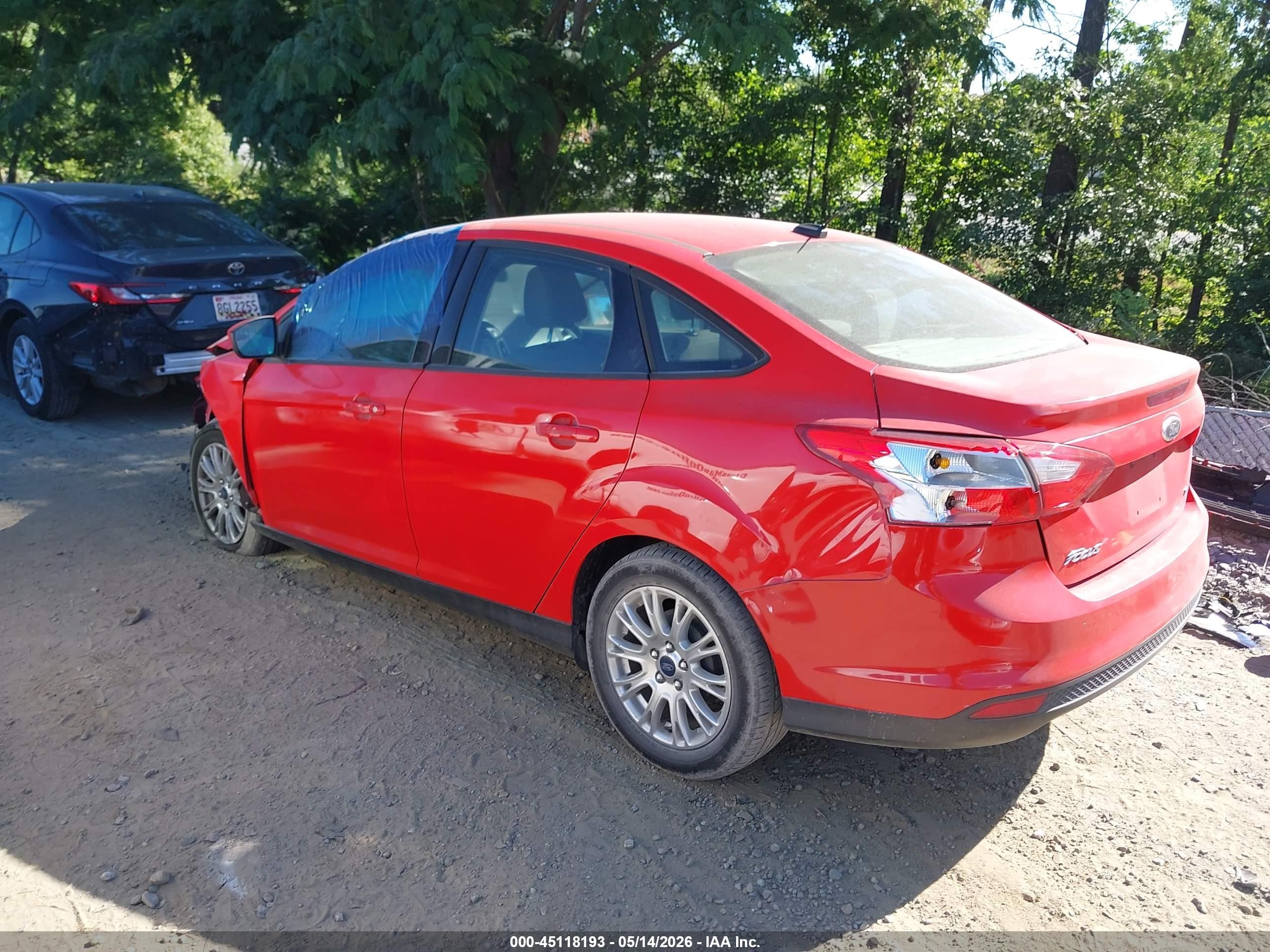 2012 Ford Focus Se Red vin: 1FAHP3F25CL333277
