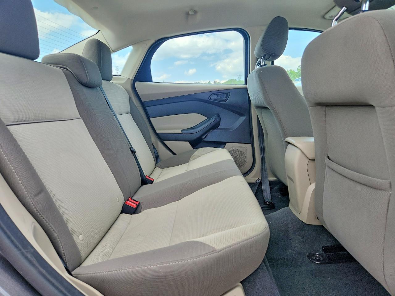 2012 Ford Focus Se Серый vin: 1FAHP3F25CL334641