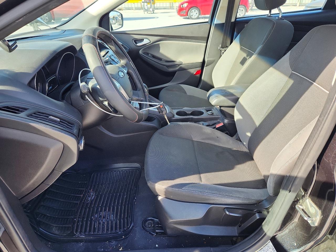 2012 Ford Focus Se Black vin: 1FAHP3F25CL381880