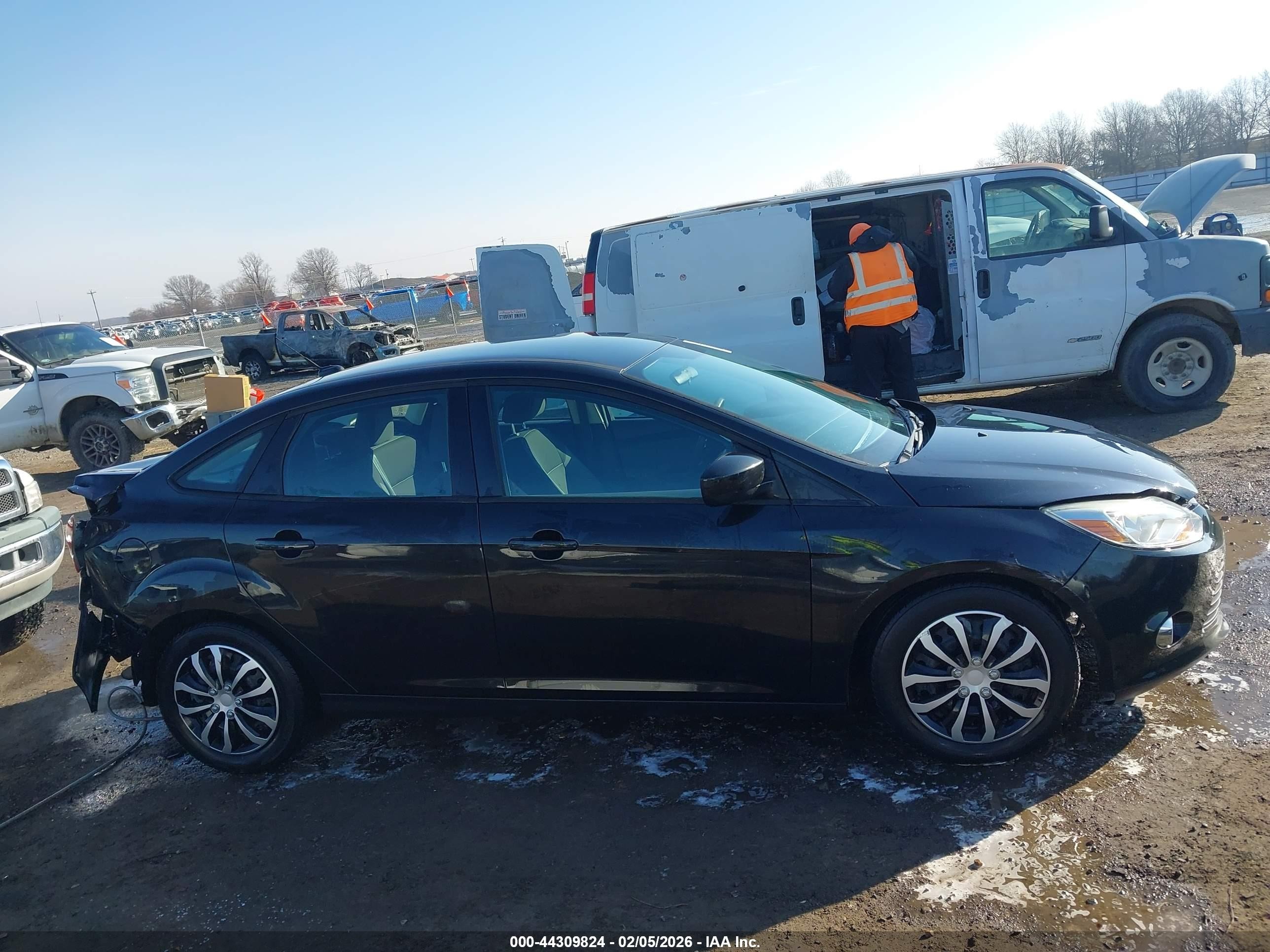 2012 Ford Focus Se Черный vin: 1FAHP3F25CL405305