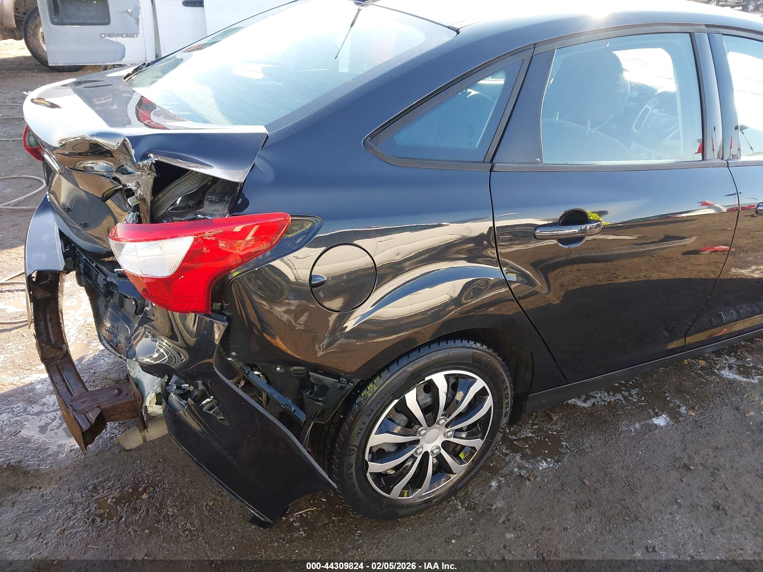 2012 Ford Focus Se Черный vin: 1FAHP3F25CL405305