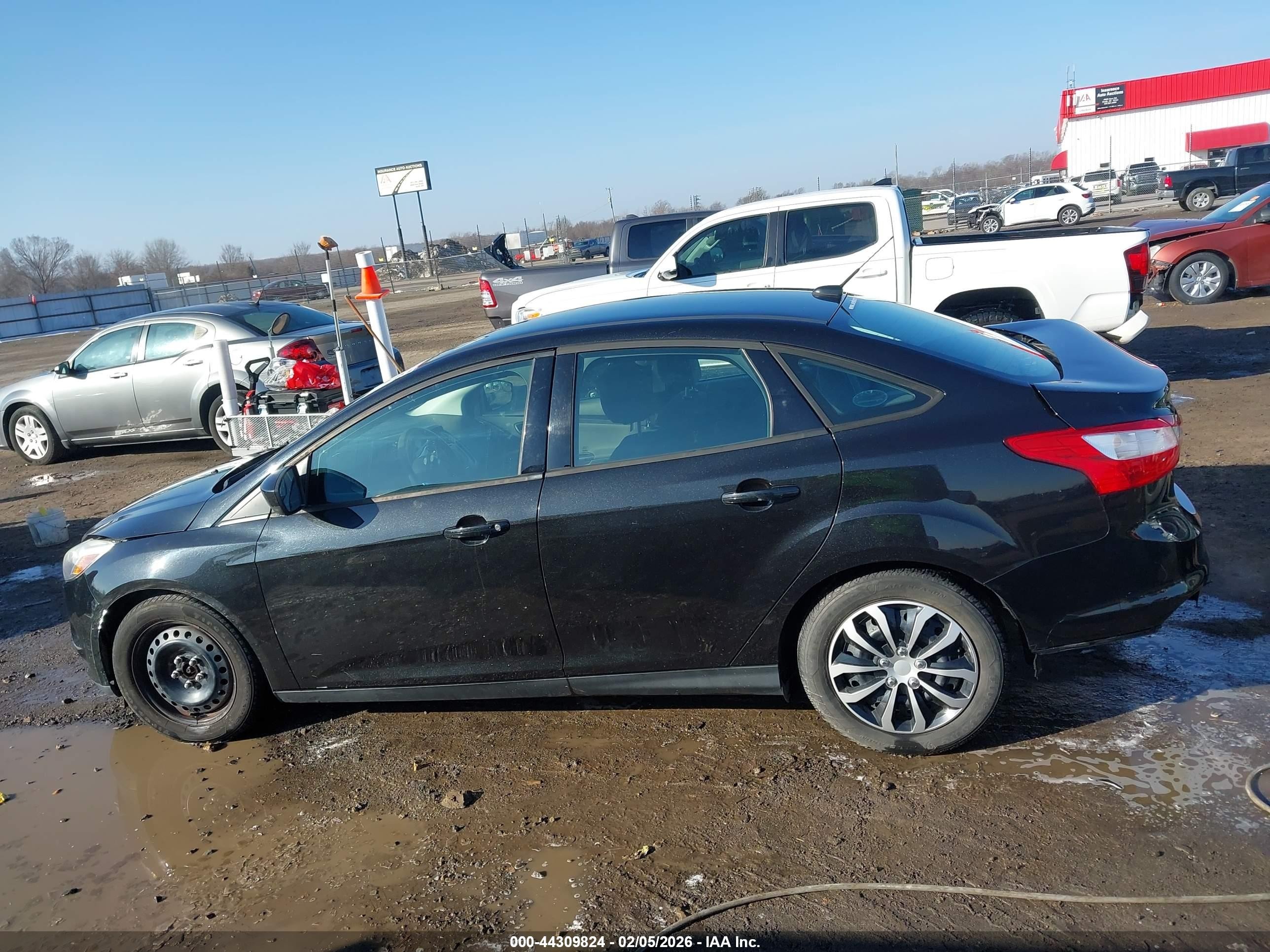 2012 Ford Focus Se Черный vin: 1FAHP3F25CL405305