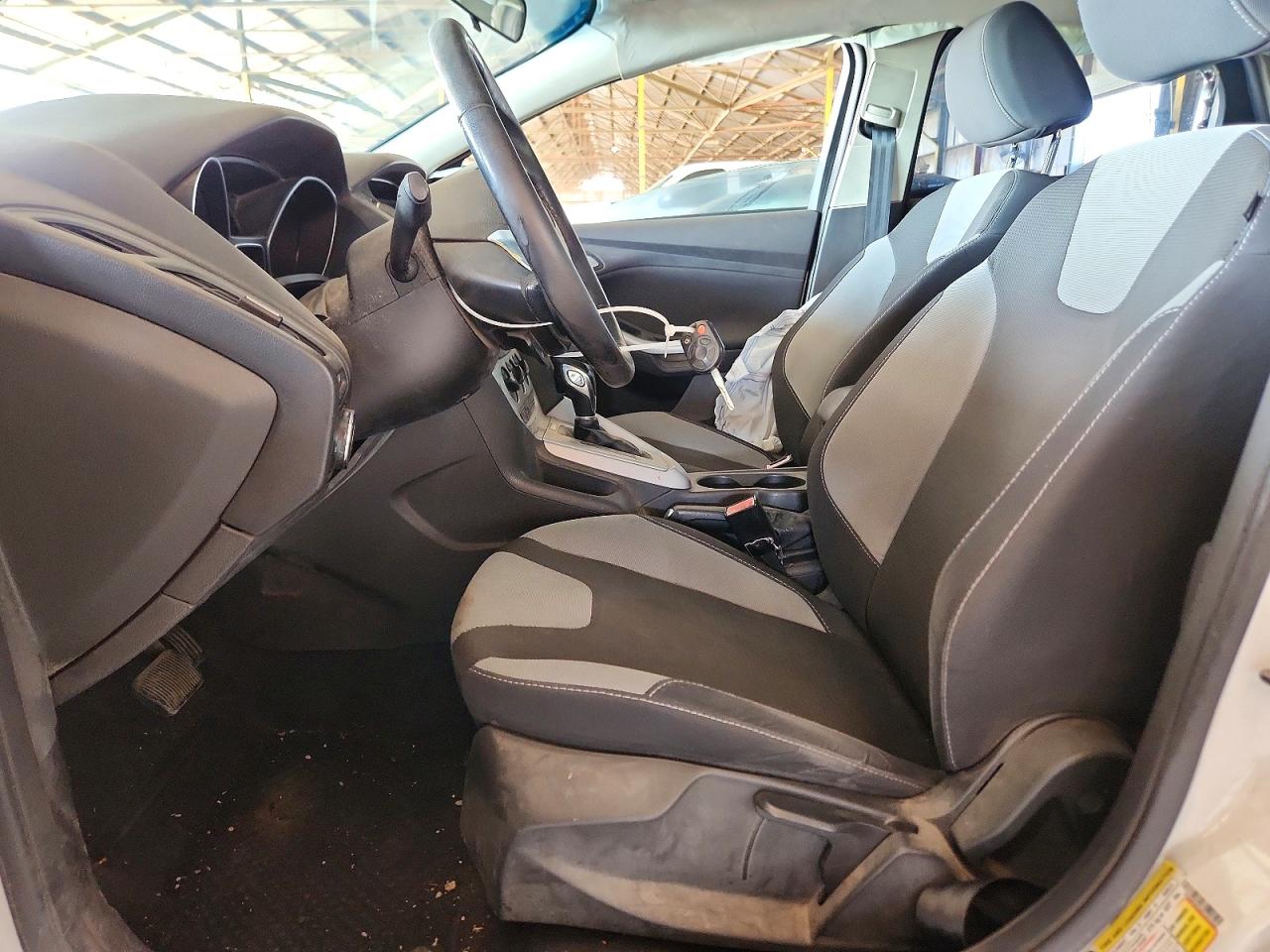 2012 Ford Focus Se White vin: 1FAHP3F25CL452494