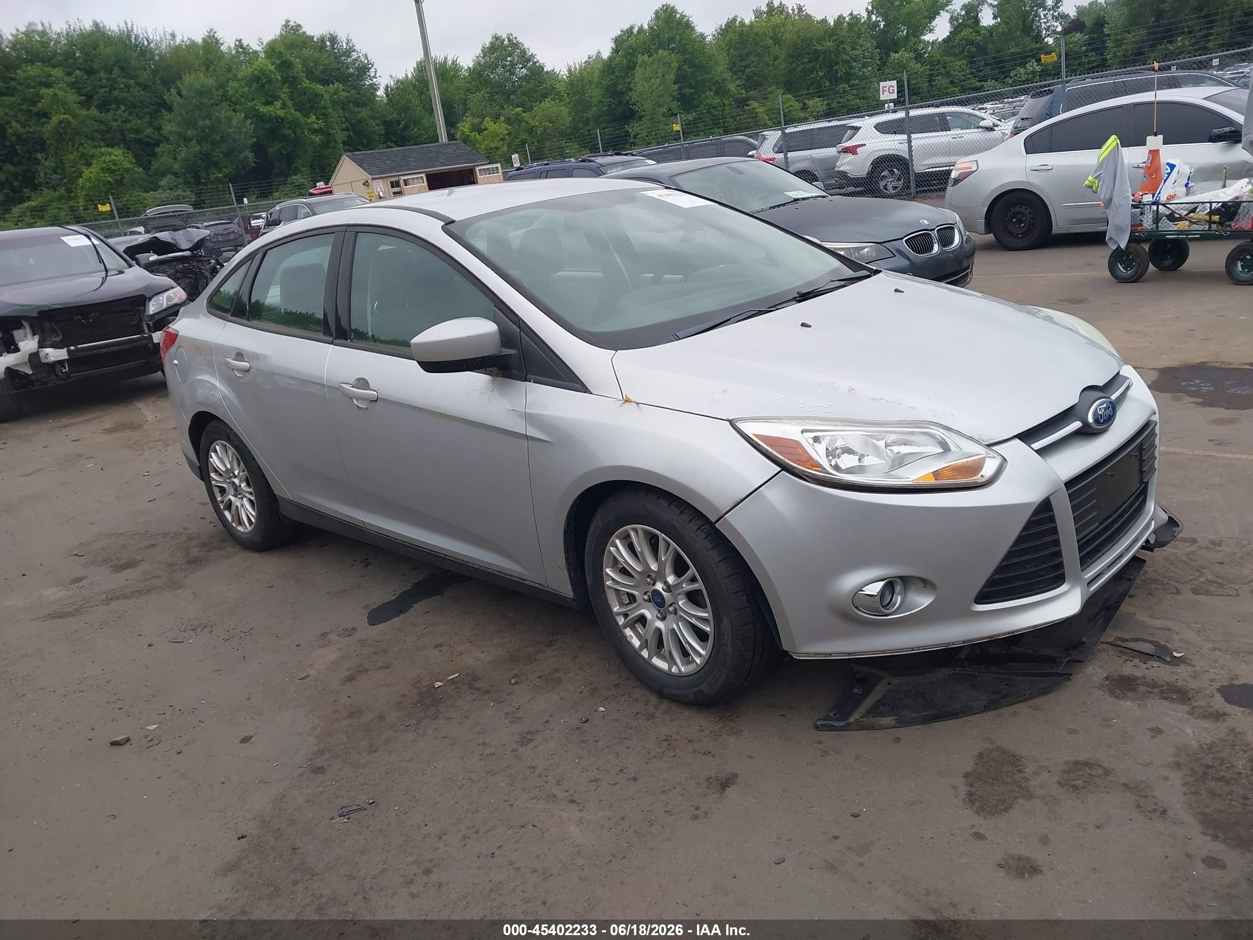 2012 Ford Focus Se Silver vin: 1FAHP3F26CL121228