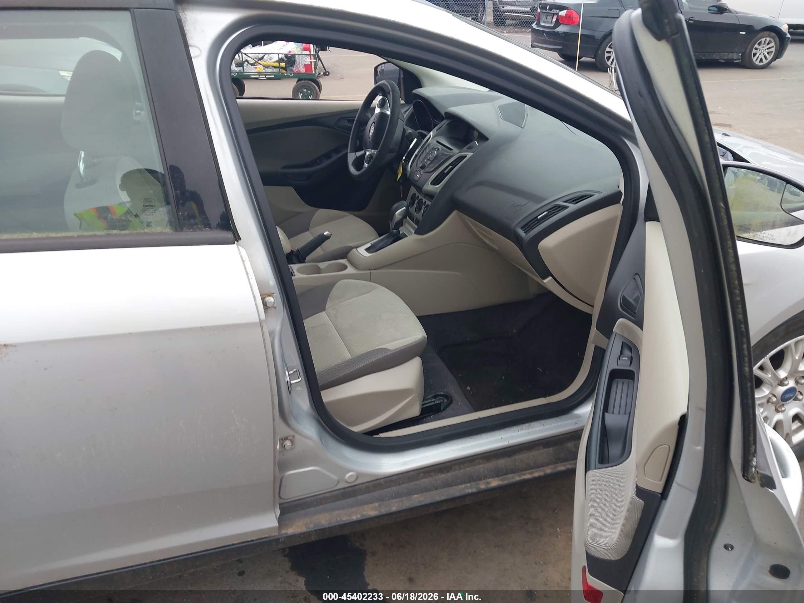 2012 Ford Focus Se Silver vin: 1FAHP3F26CL121228
