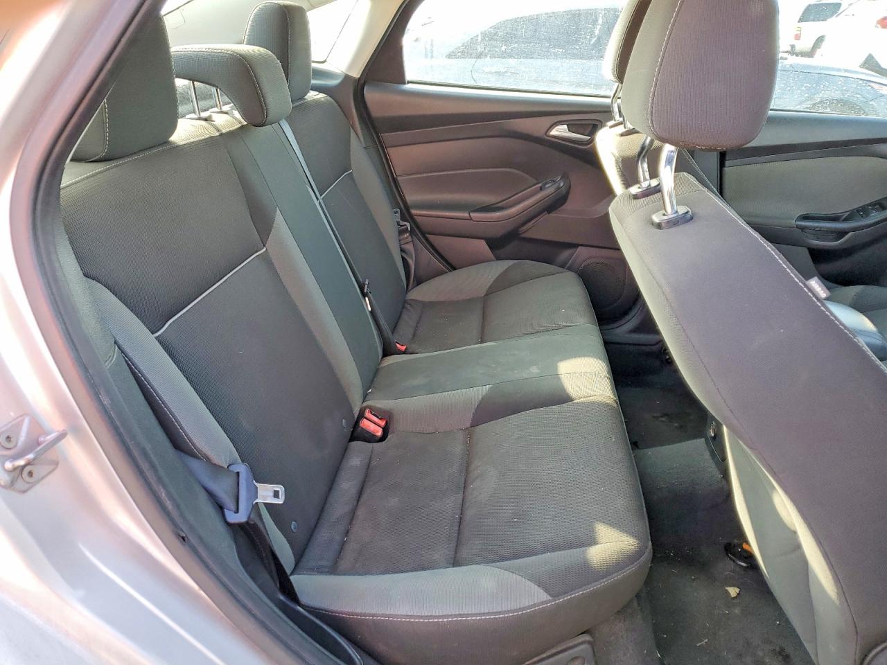 2012 Ford Focus Se Silver vin: 1FAHP3F26CL154441