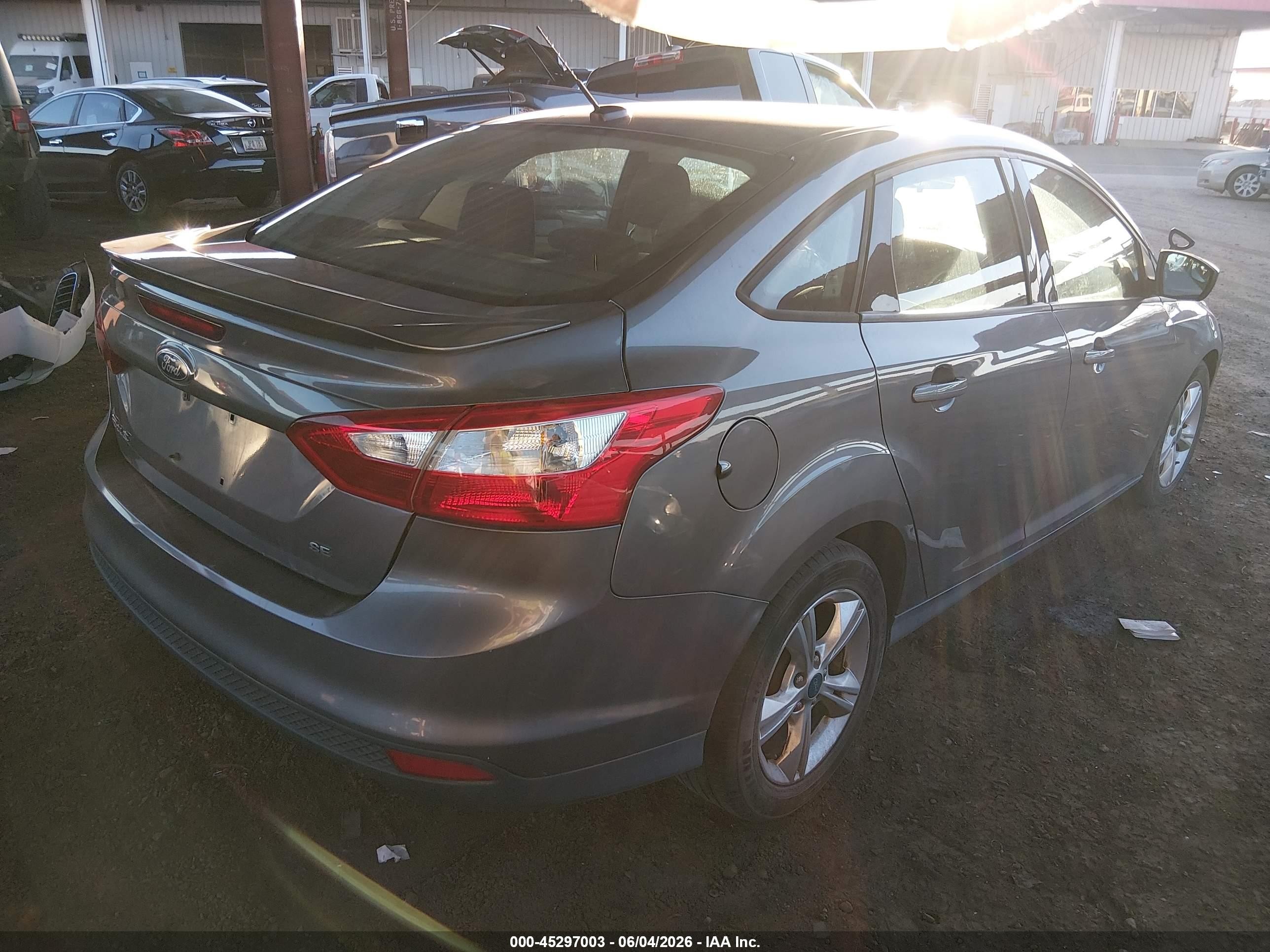 2012 Ford Focus Se Silver vin: 1FAHP3F26CL161552