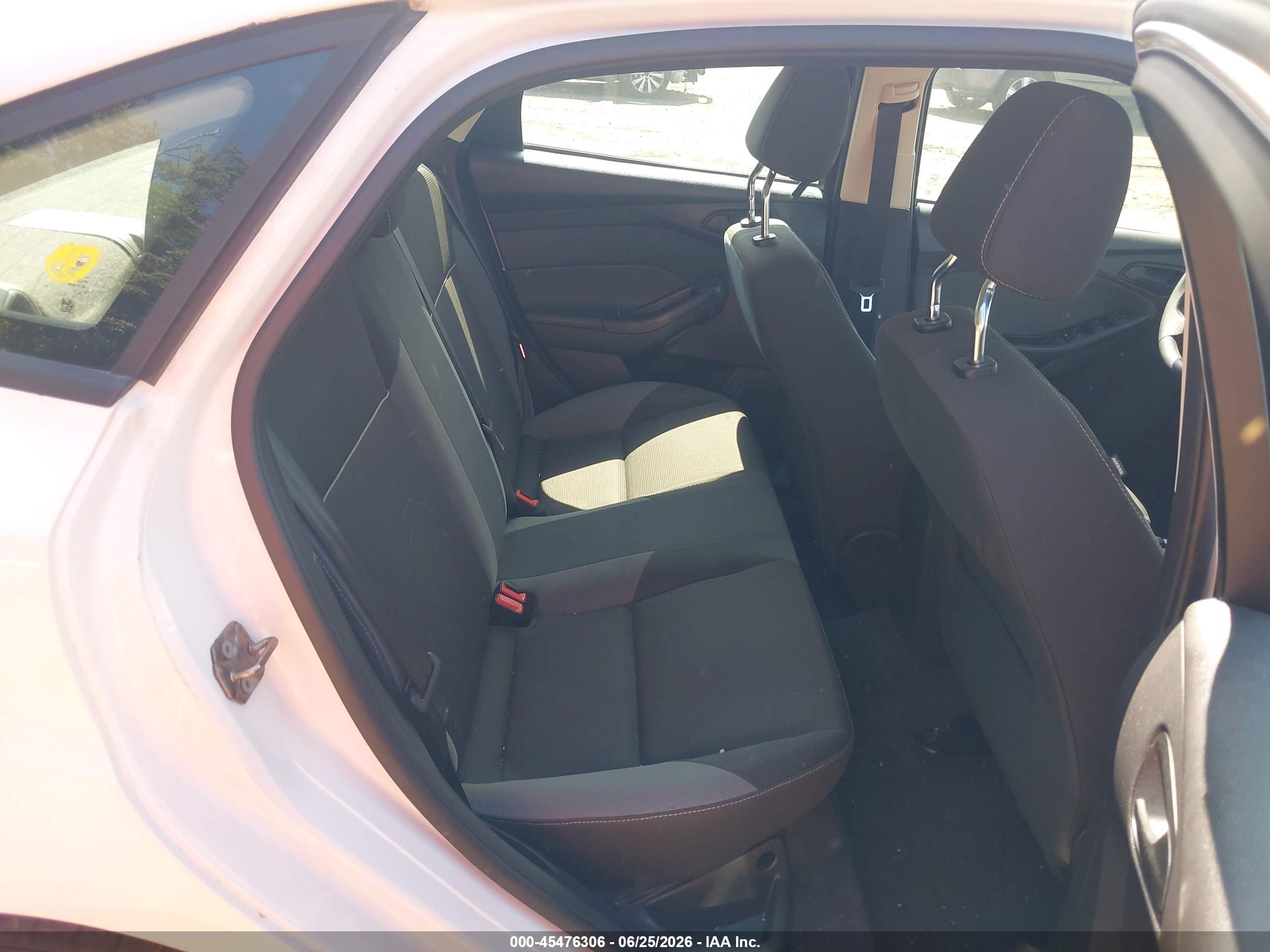 2012 Ford Focus Se White vin: 1FAHP3F26CL169781