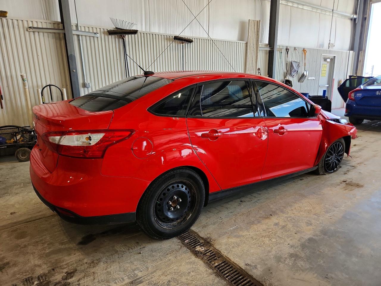 2012 Ford Focus Se Red vin: 1FAHP3F26CL174835