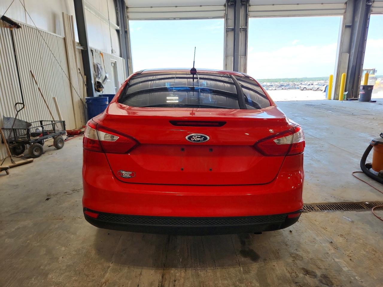 2012 Ford Focus Se Red vin: 1FAHP3F26CL174835