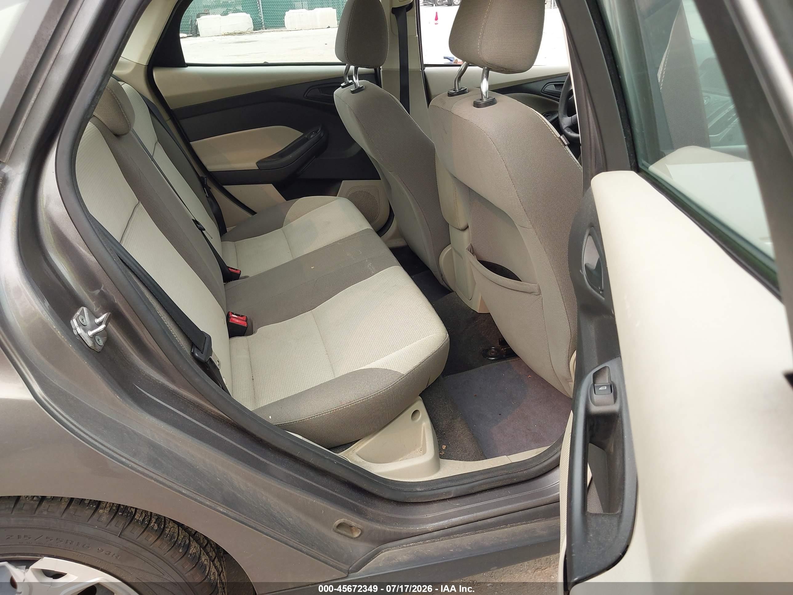 2012 Ford Focus Se Gray vin: 1FAHP3F26CL196088