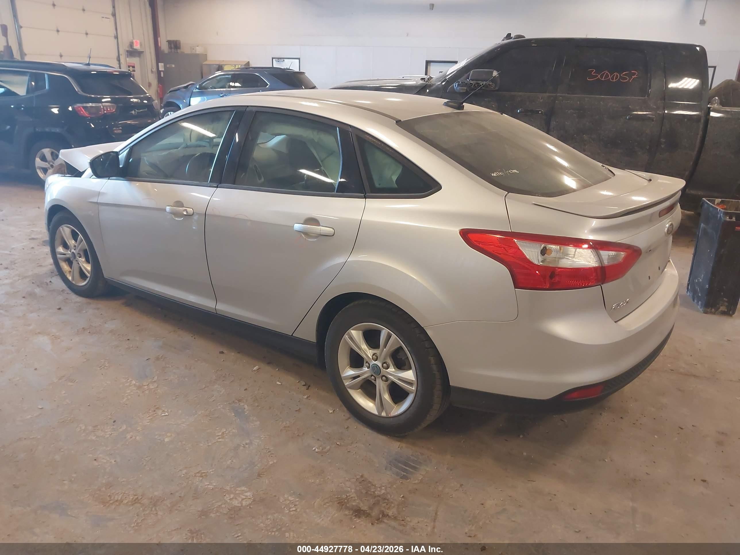 2012 Ford Focus Se Серебряный vin: 1FAHP3F26CL242650