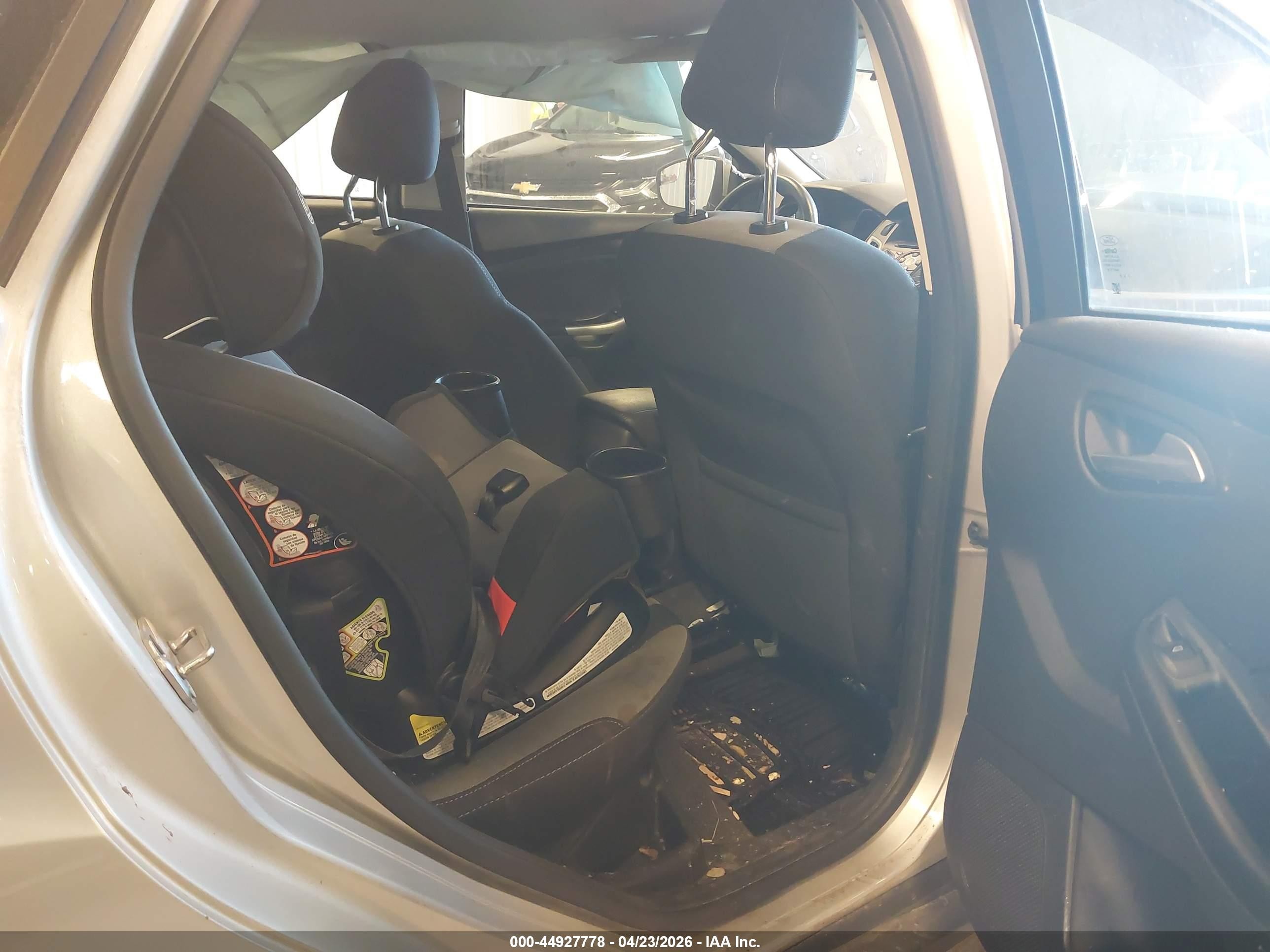 2012 Ford Focus Se Серебряный vin: 1FAHP3F26CL242650