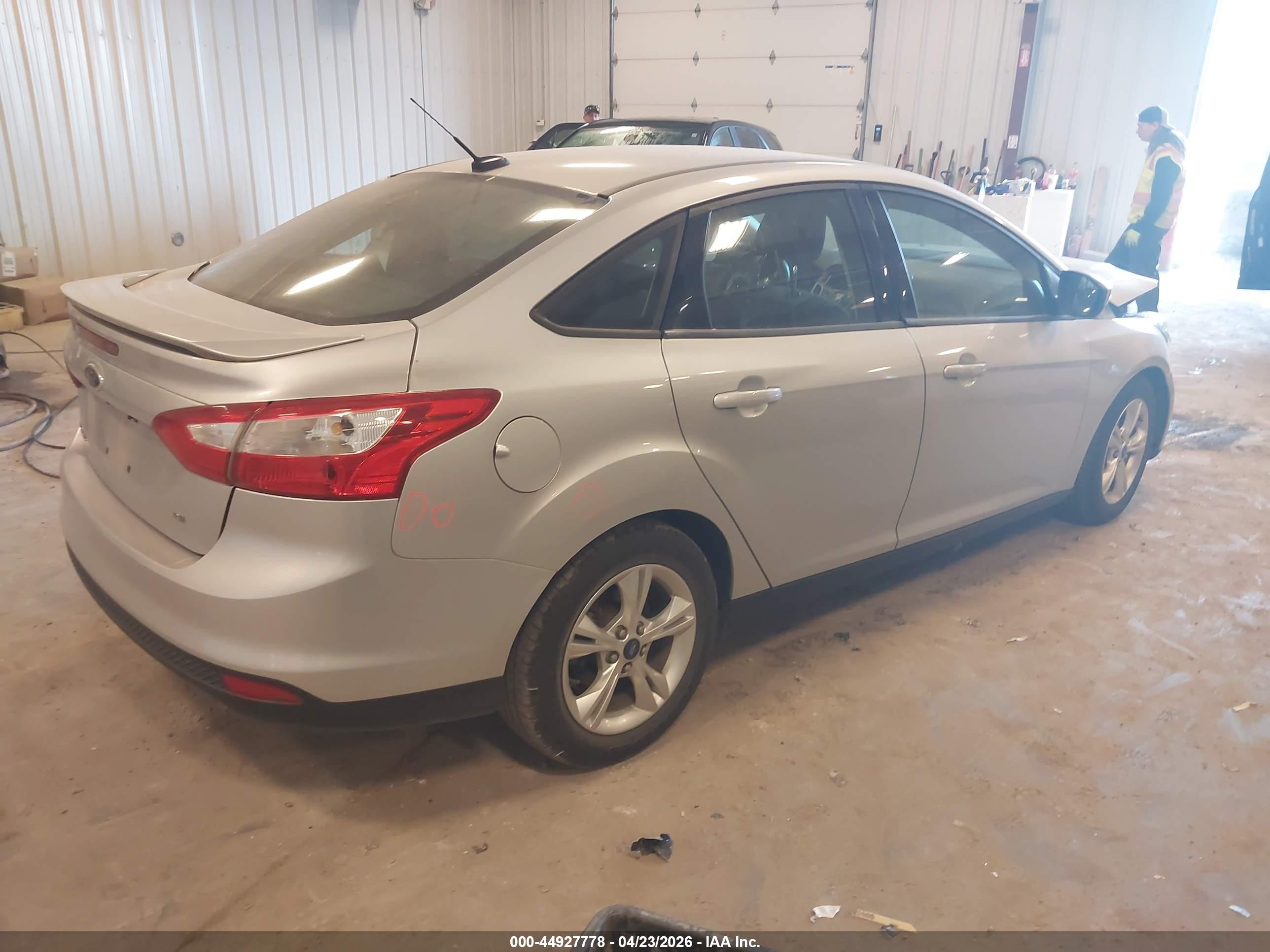 2012 Ford Focus Se Серебряный vin: 1FAHP3F26CL242650