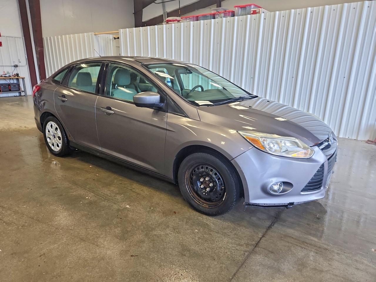 2012 Ford Focus Se Gray vin: 1FAHP3F26CL253521