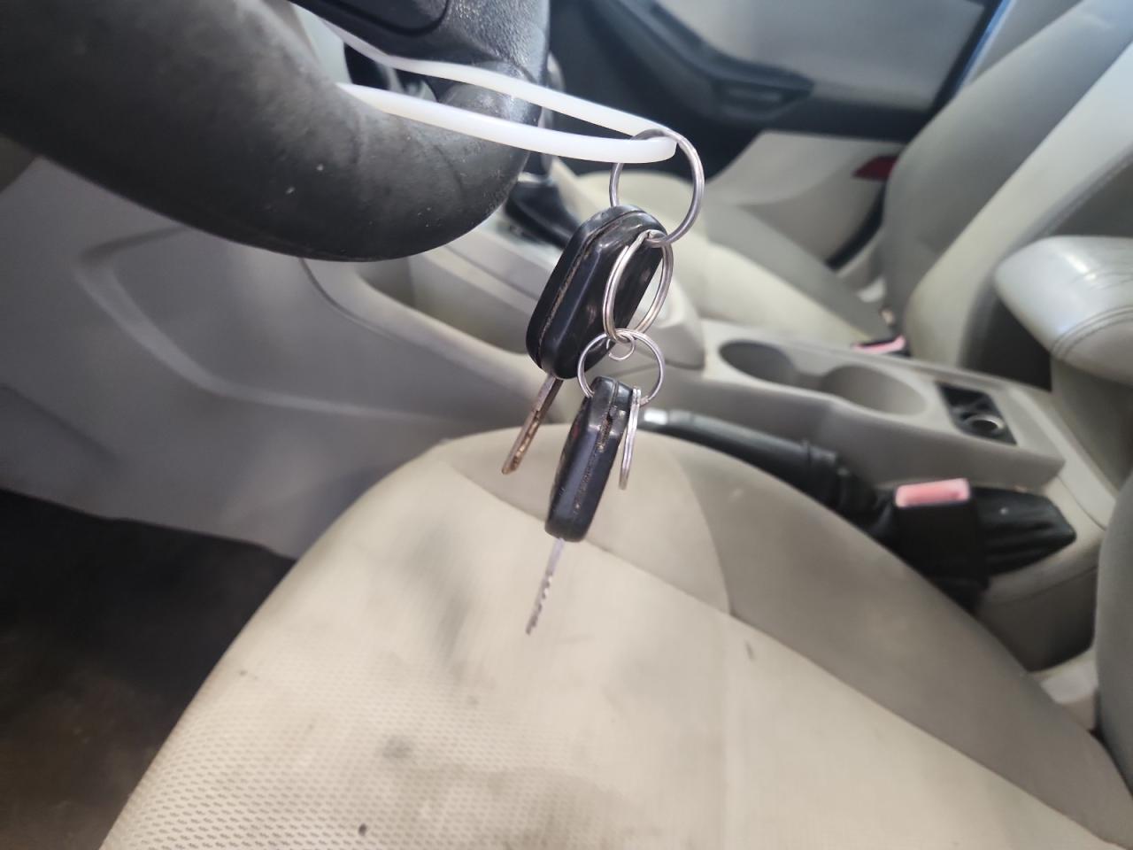 2012 Ford Focus Se Gray vin: 1FAHP3F26CL253521 Damage: Left Front Seat, Stained, Permanent