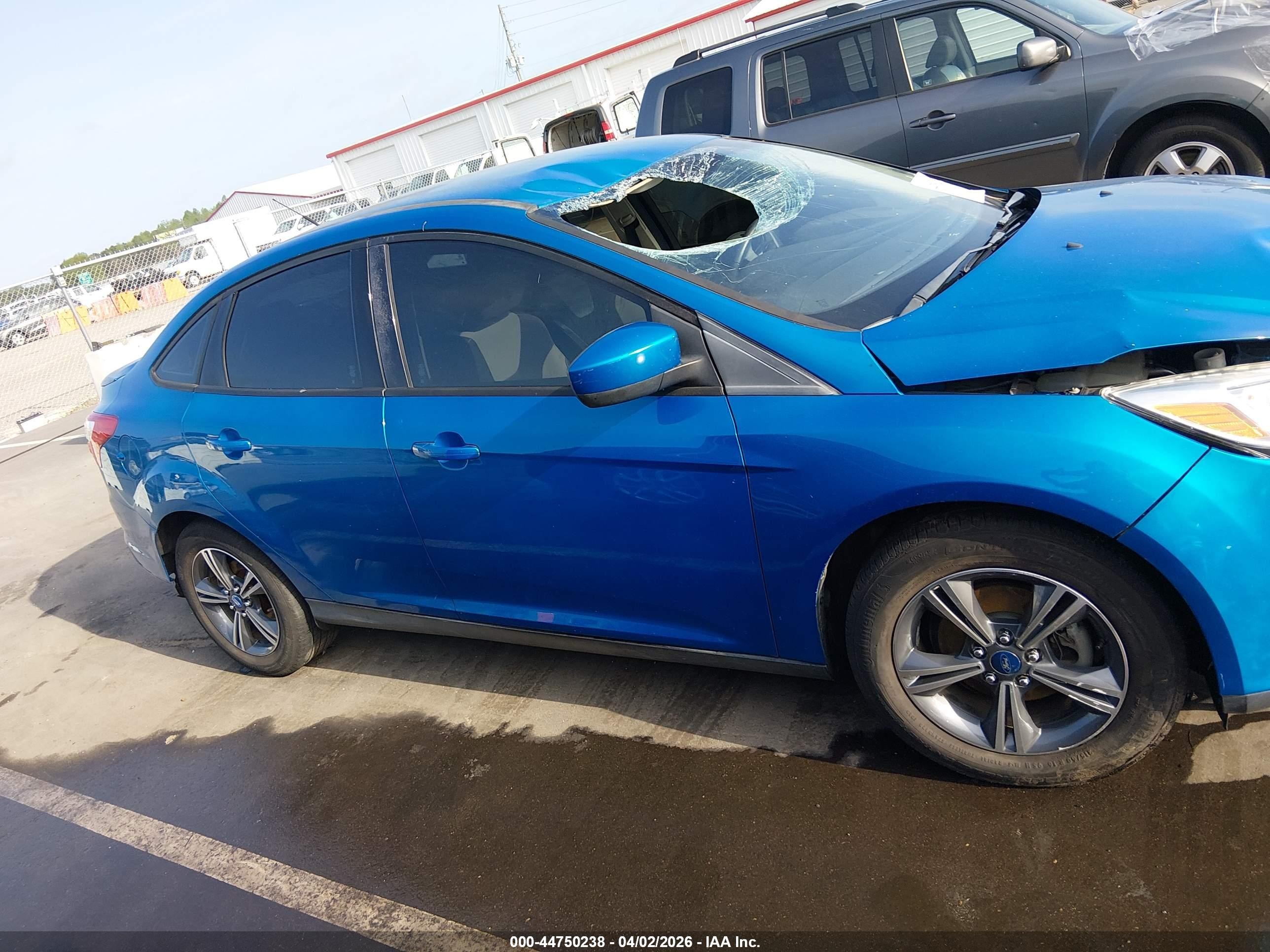 2012 Ford Focus Se Blue vin: 1FAHP3F26CL258007