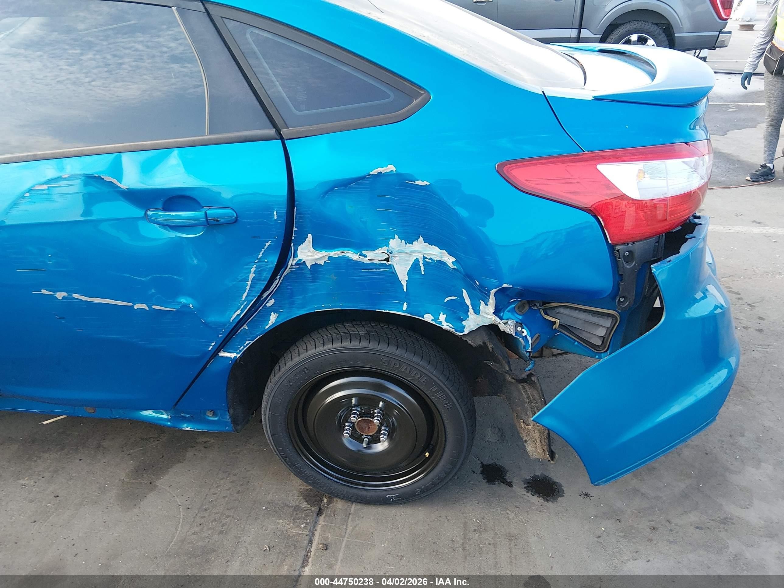 2012 Ford Focus Se Blue vin: 1FAHP3F26CL258007