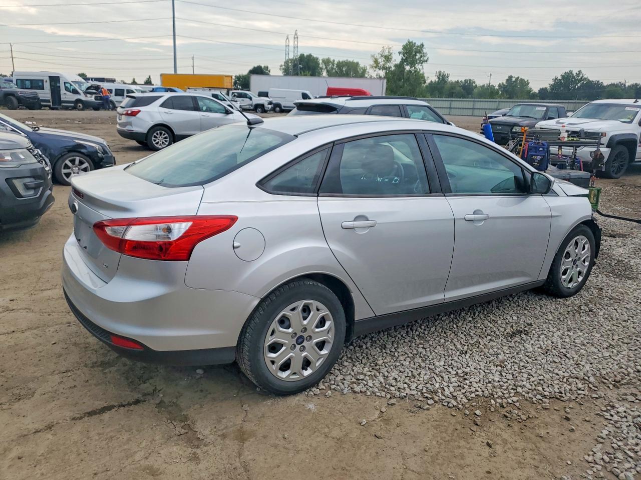 2012 Ford Focus Se Silver vin: 1FAHP3F26CL293176