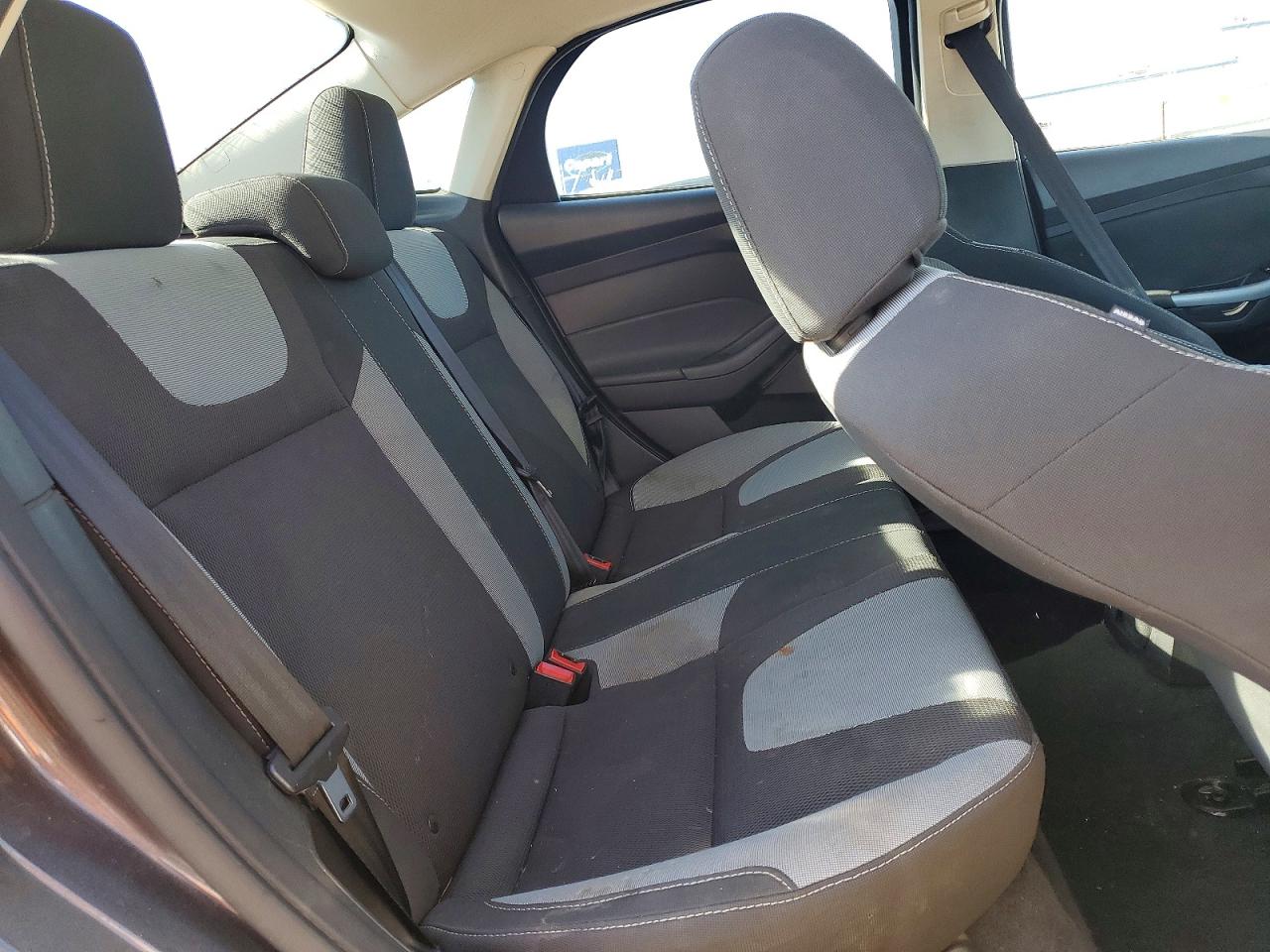 2012 Ford Focus Se Gray vin: 1FAHP3F26CL386456