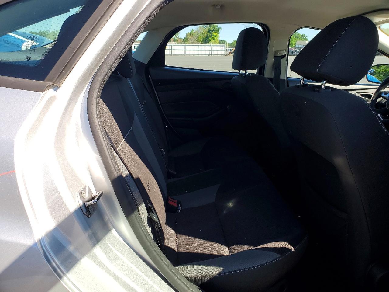 2012 Ford Focus Se Silver vin: 1FAHP3F26CL404468