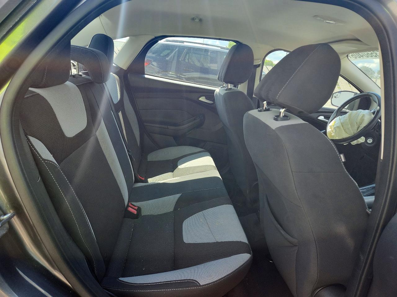 2012 Ford Focus Se Gray vin: 1FAHP3F26CL407404