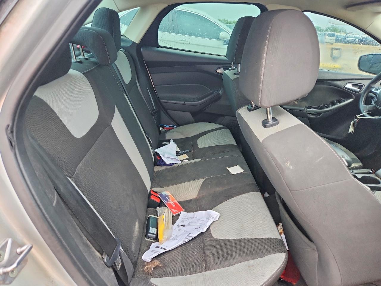 2012 Ford Focus Se Silver vin: 1FAHP3F26CL449555