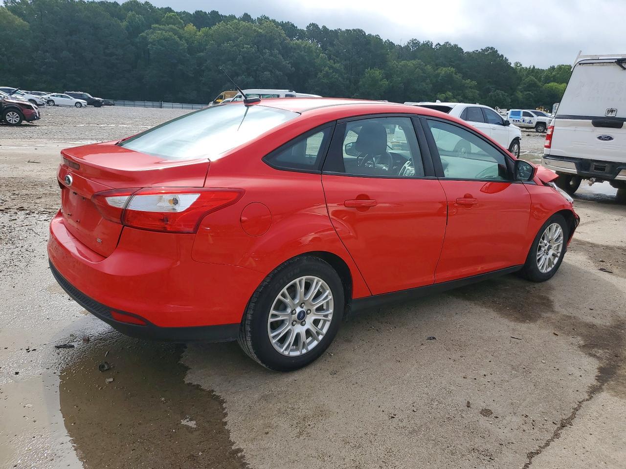 2012 Ford Focus Se Red vin: 1FAHP3F27CL115258