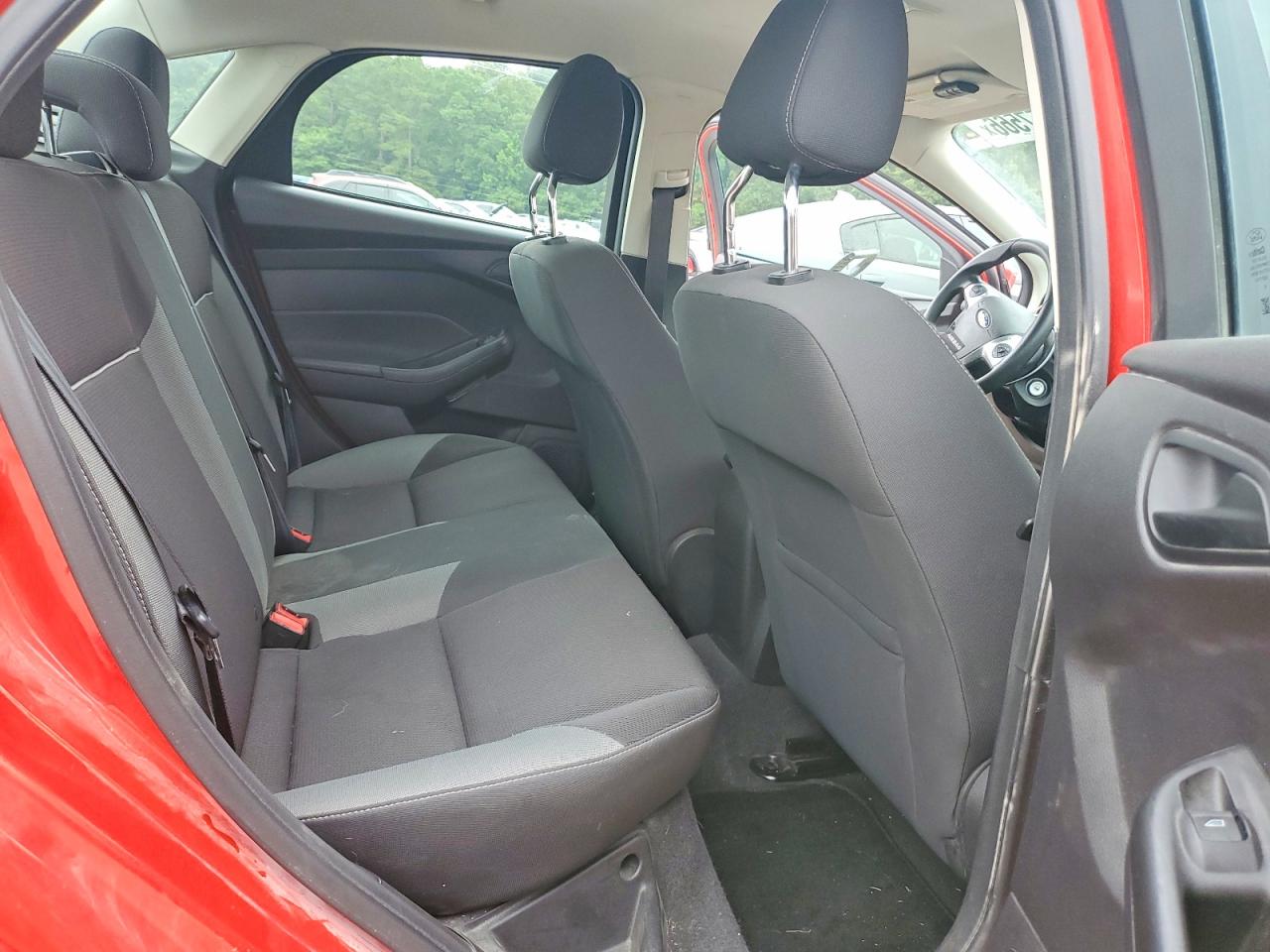 2012 Ford Focus Se Red vin: 1FAHP3F27CL115258
