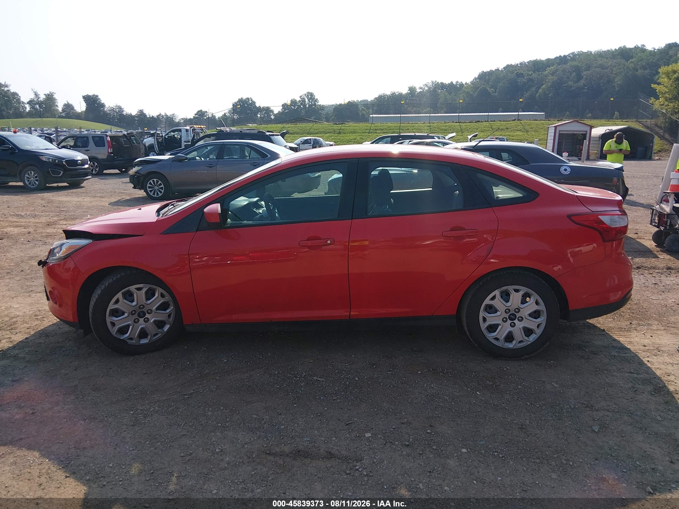2012 Ford Focus Se Red vin: 1FAHP3F27CL117527