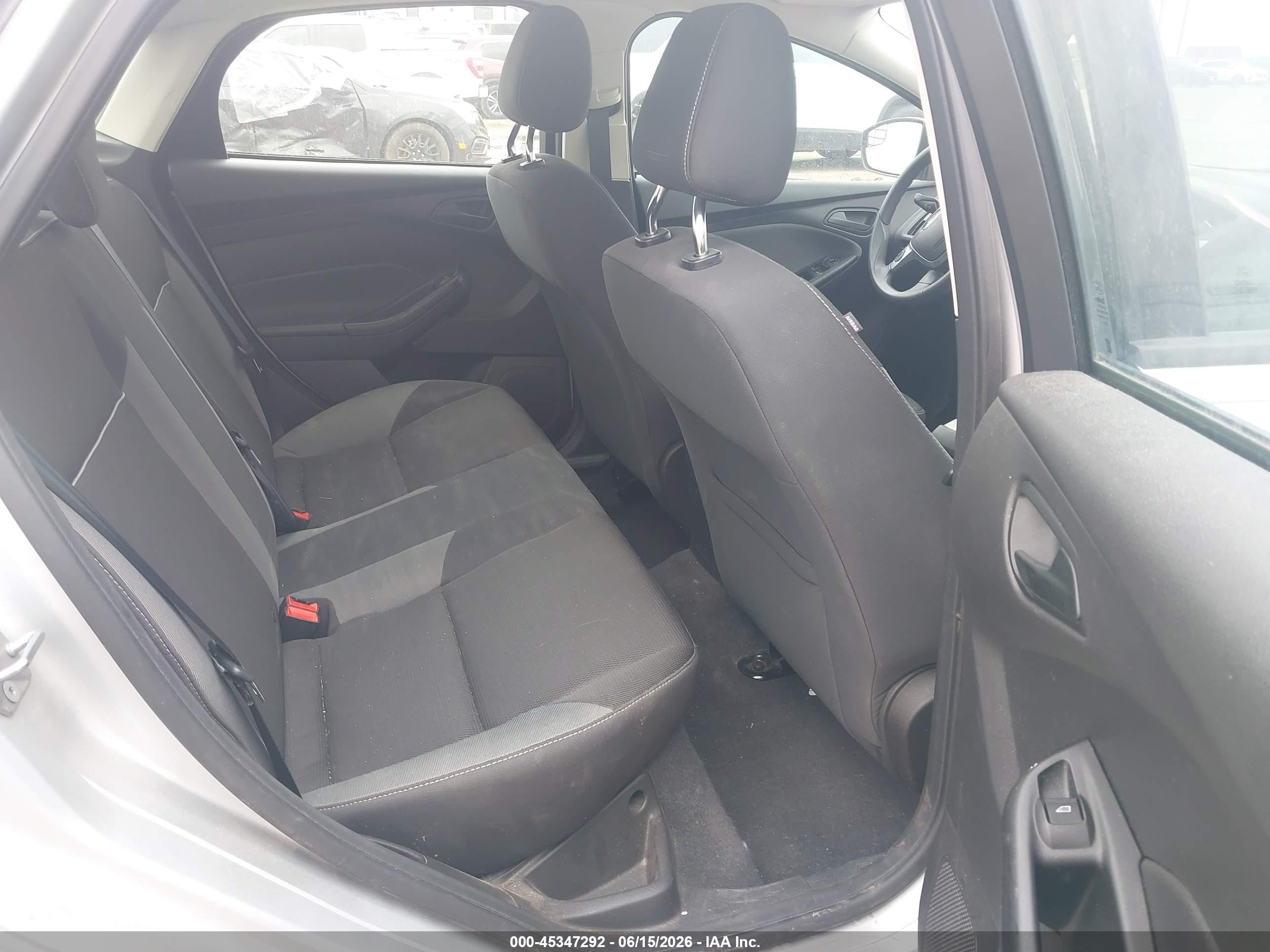 2012 Ford Focus Se Silver vin: 1FAHP3F27CL140581