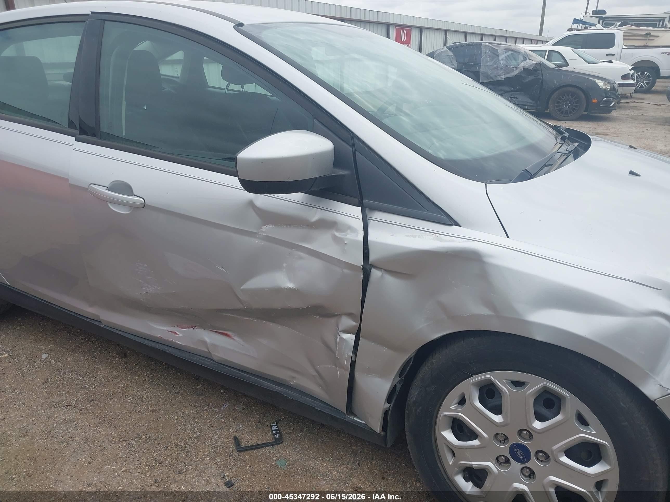 2012 Ford Focus Se Silver vin: 1FAHP3F27CL140581