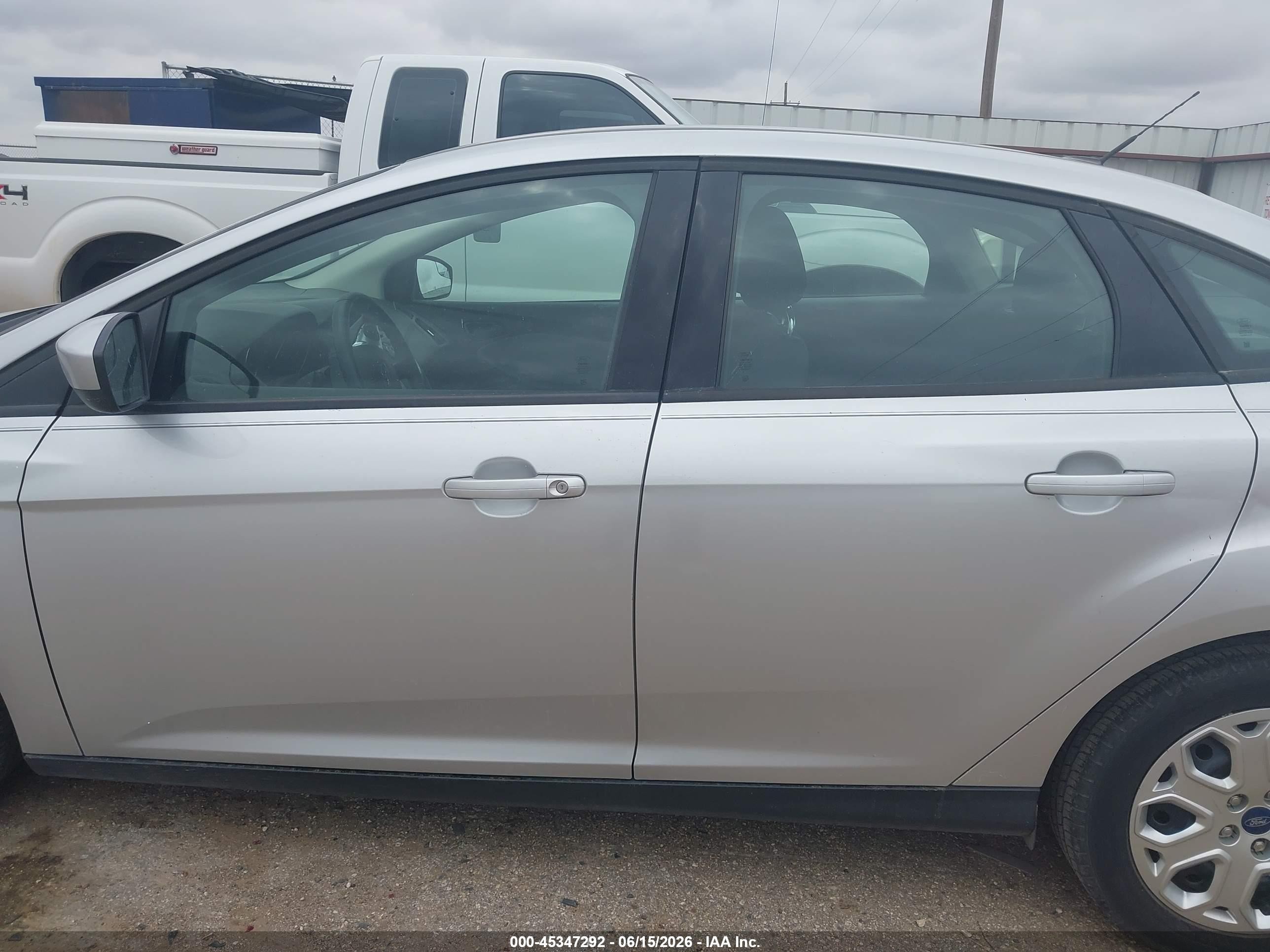 2012 Ford Focus Se Silver vin: 1FAHP3F27CL140581