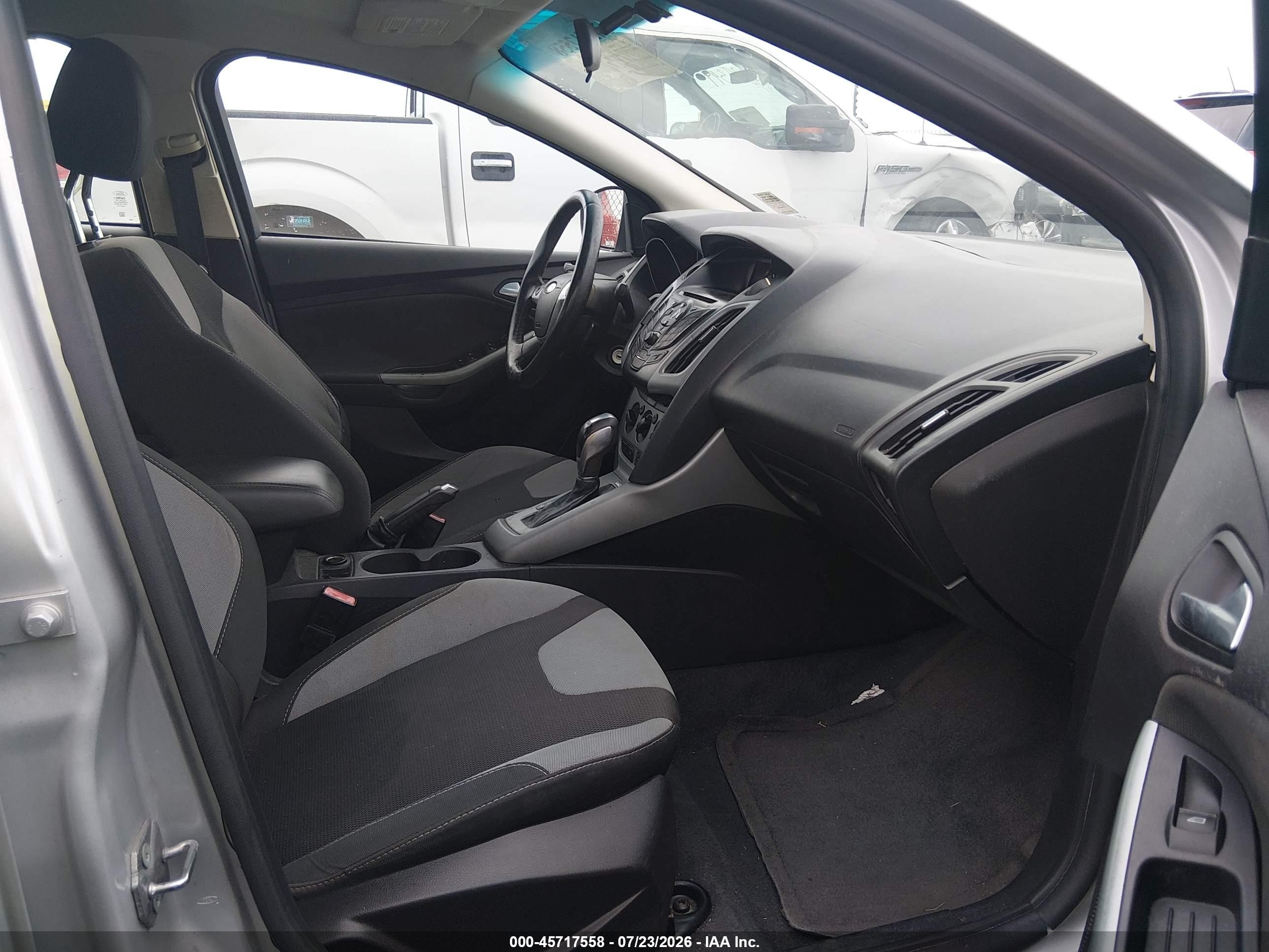 2012 Ford Focus Se Silver vin: 1FAHP3F27CL204957
