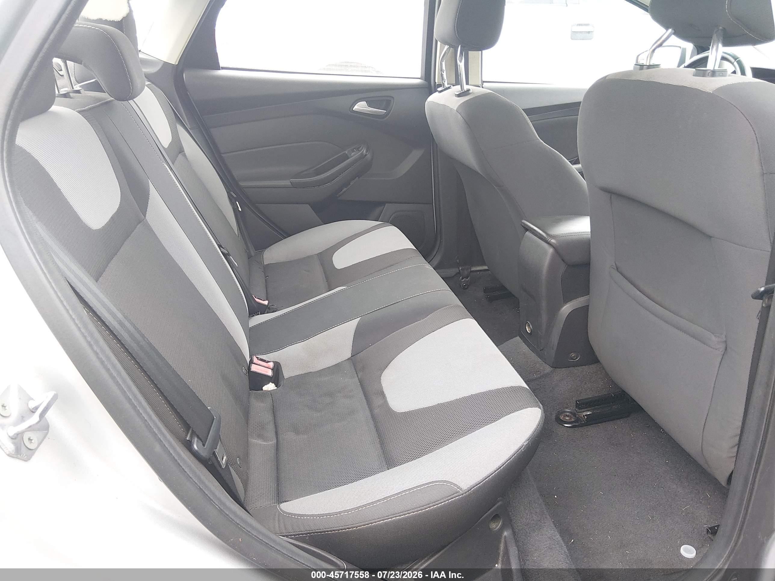 2012 Ford Focus Se Silver vin: 1FAHP3F27CL204957