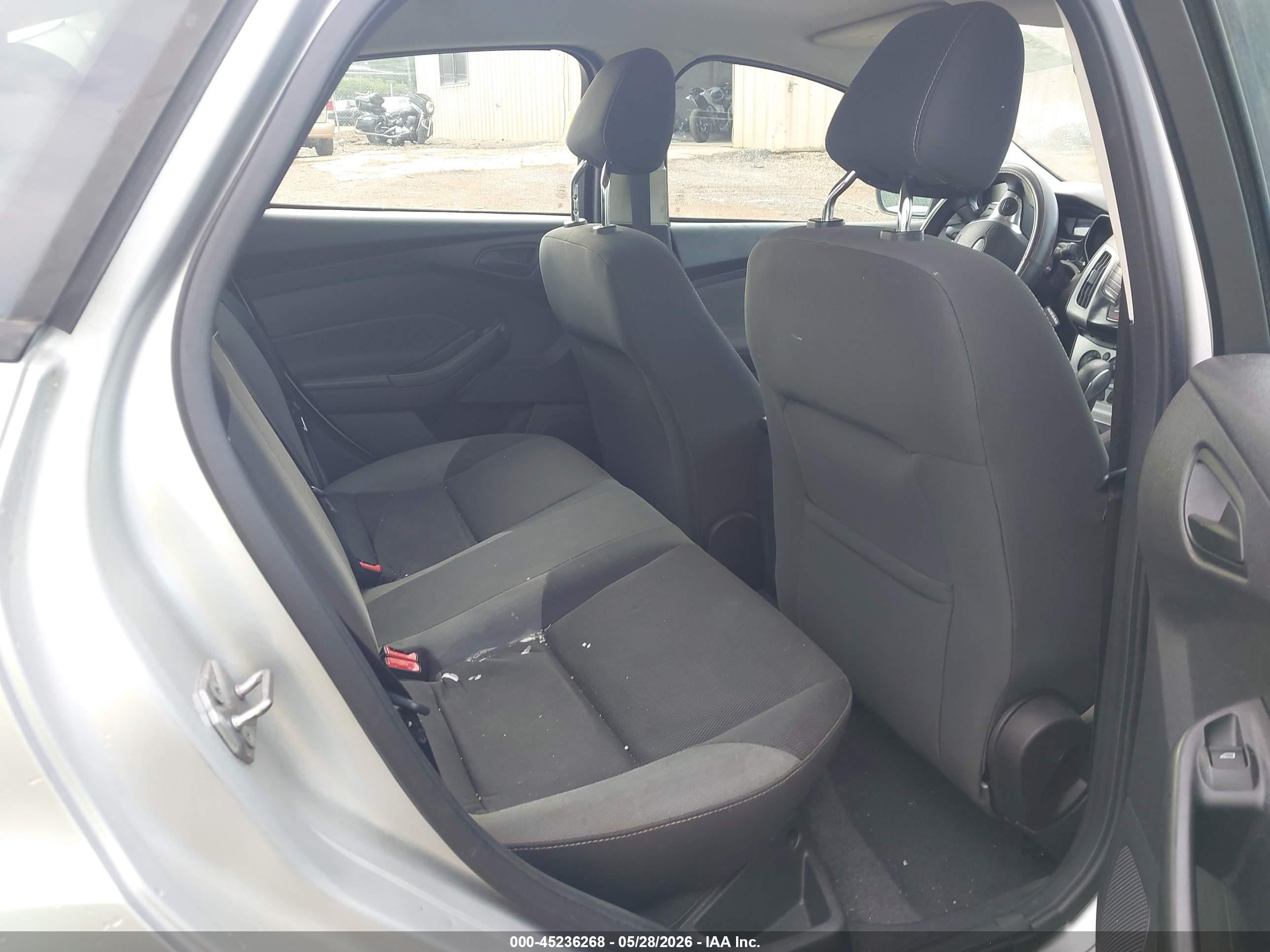 2012 Ford Focus Se Silver vin: 1FAHP3F27CL217076