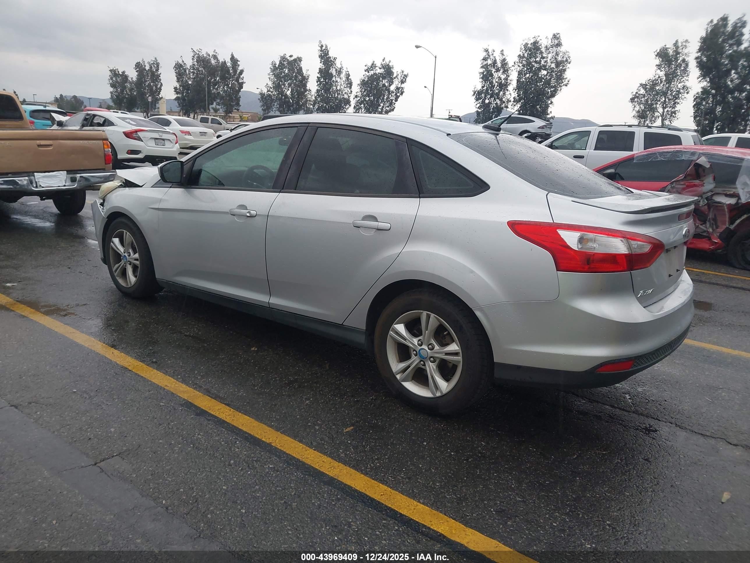 2012 Ford Focus Se Silver vin: 1FAHP3F27CL250885