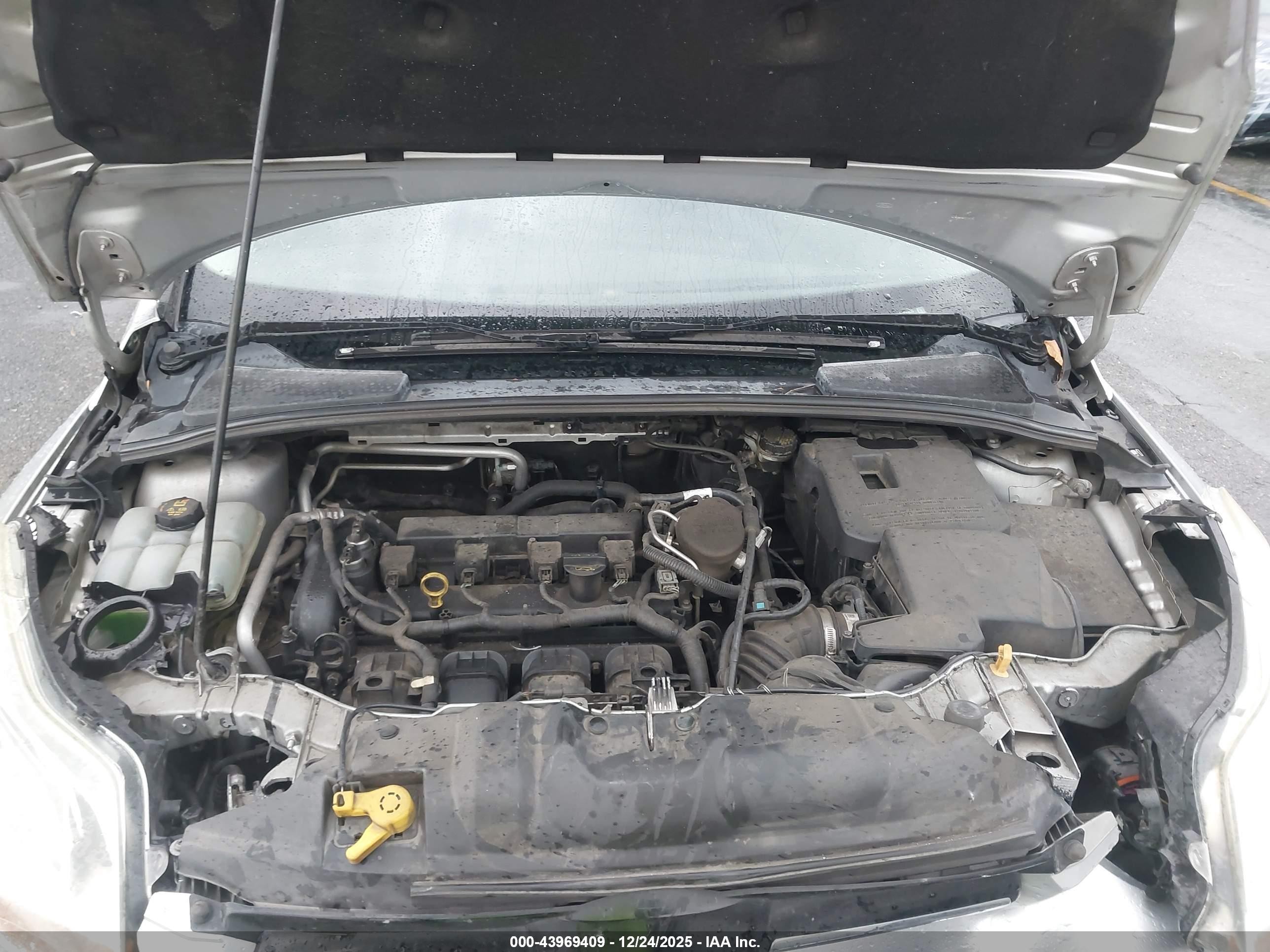 2012 Ford Focus Se Silver vin: 1FAHP3F27CL250885