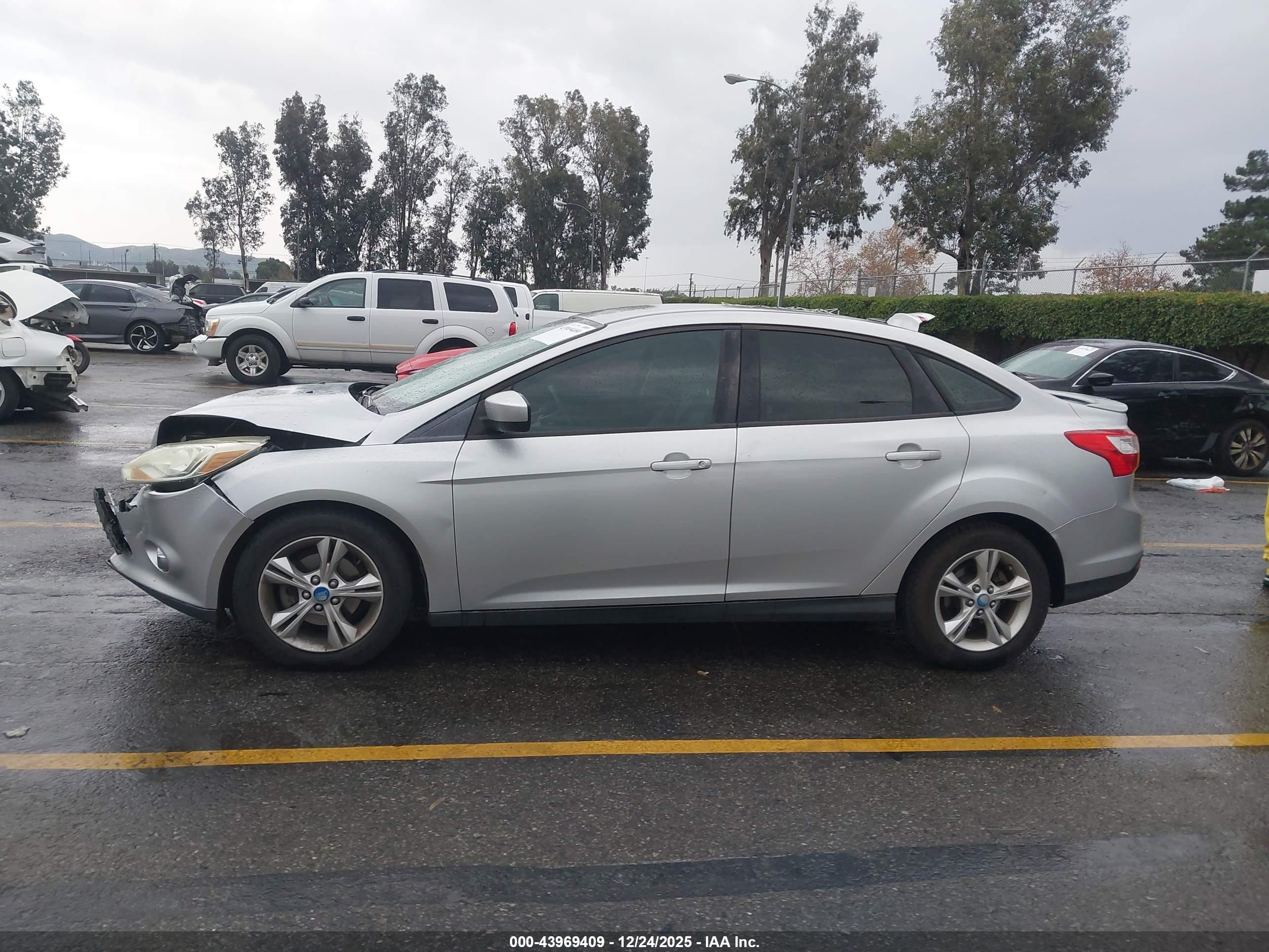 2012 Ford Focus Se Silver vin: 1FAHP3F27CL250885
