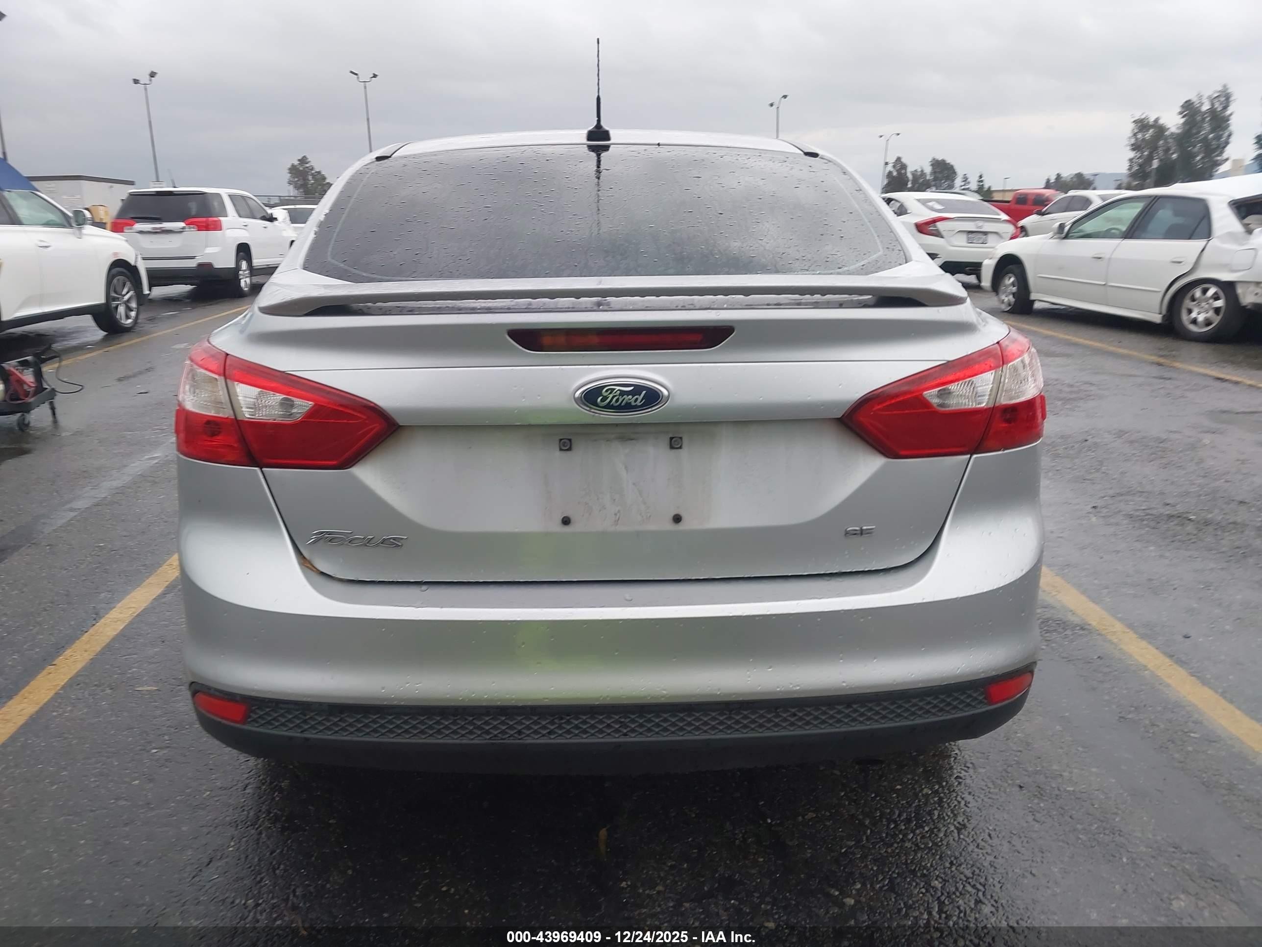 2012 Ford Focus Se Silver vin: 1FAHP3F27CL250885