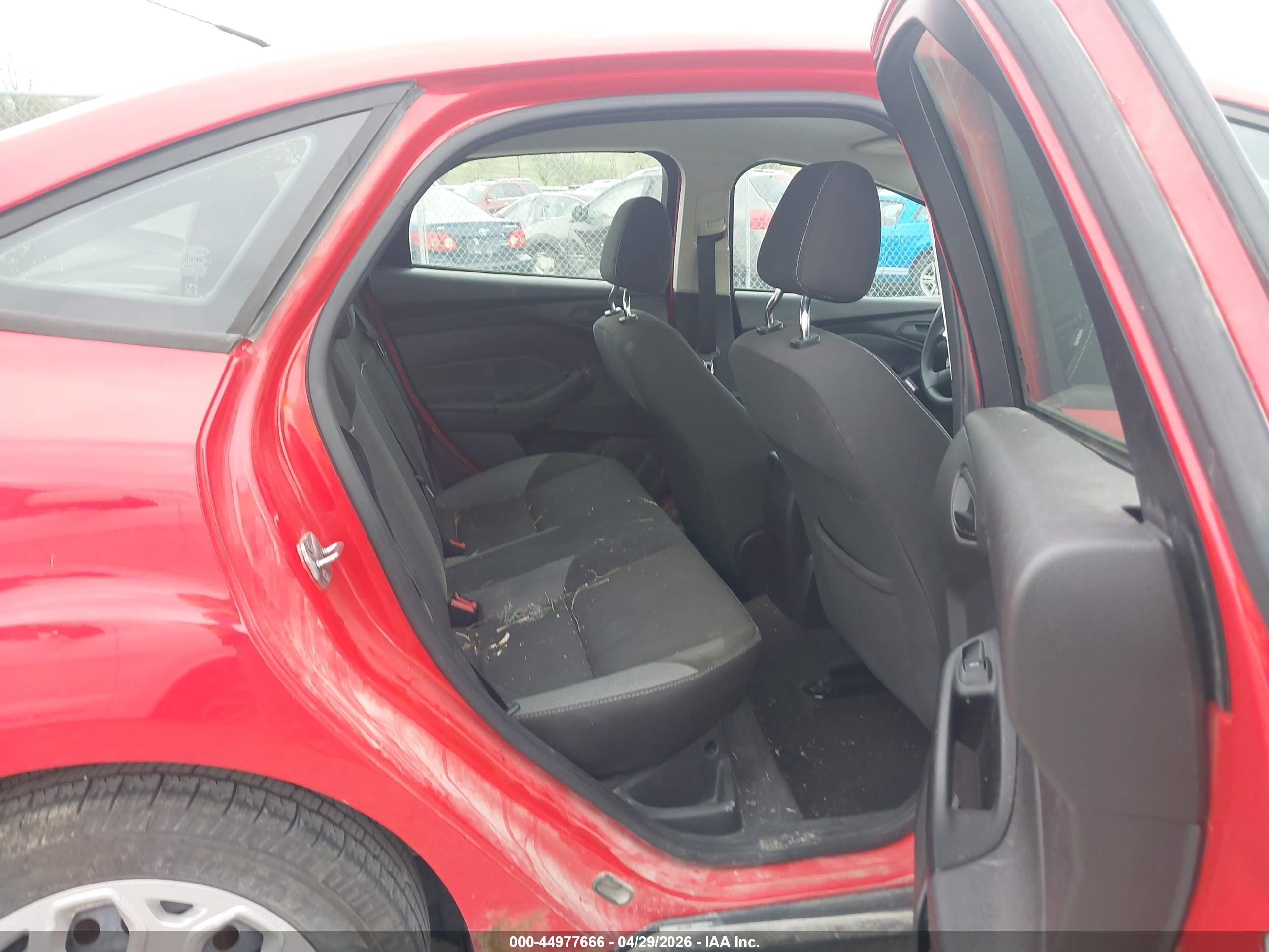 2012 Ford Focus Se Red vin: 1FAHP3F27CL279867