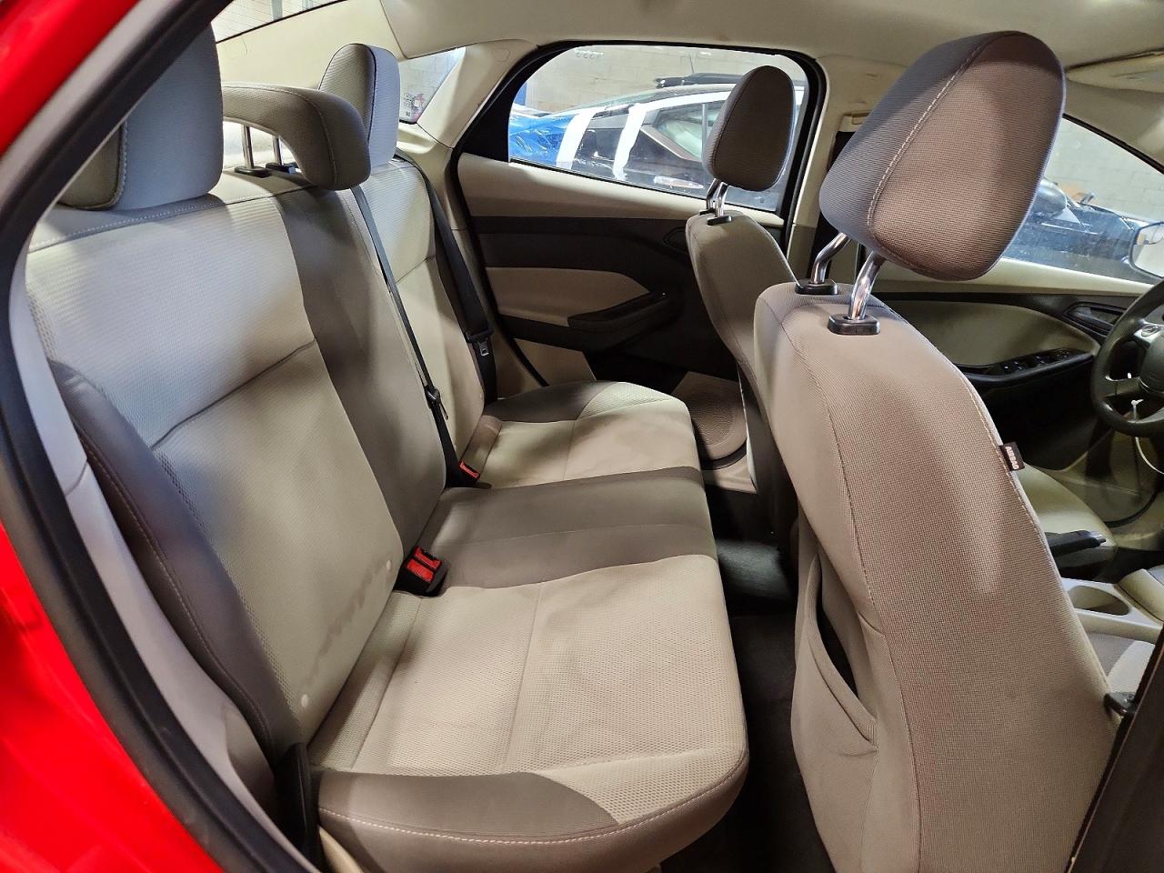 2012 Ford Focus Se Красный vin: 1FAHP3F27CL297477