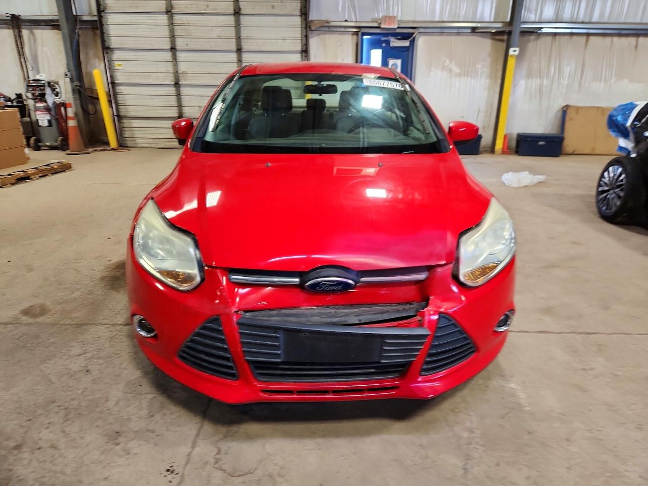 2012 Ford Focus Se Красный vin: 1FAHP3F27CL297477