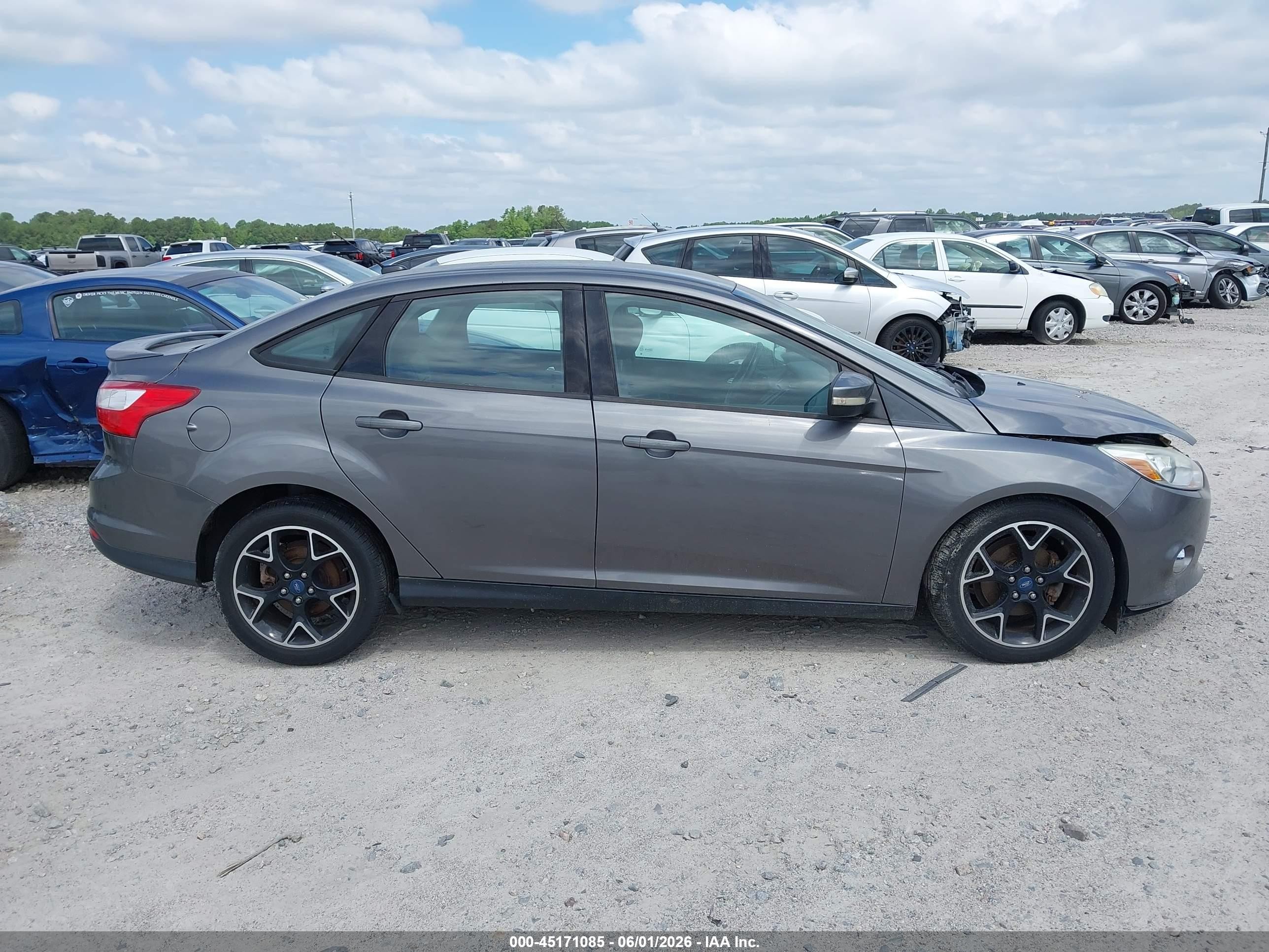 2012 Ford Focus Se Gray vin: 1FAHP3F27CL442906