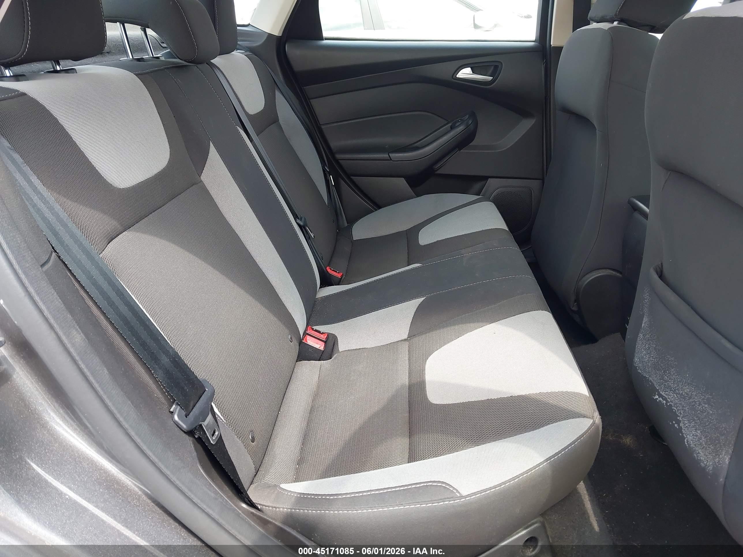 2012 Ford Focus Se Gray vin: 1FAHP3F27CL442906