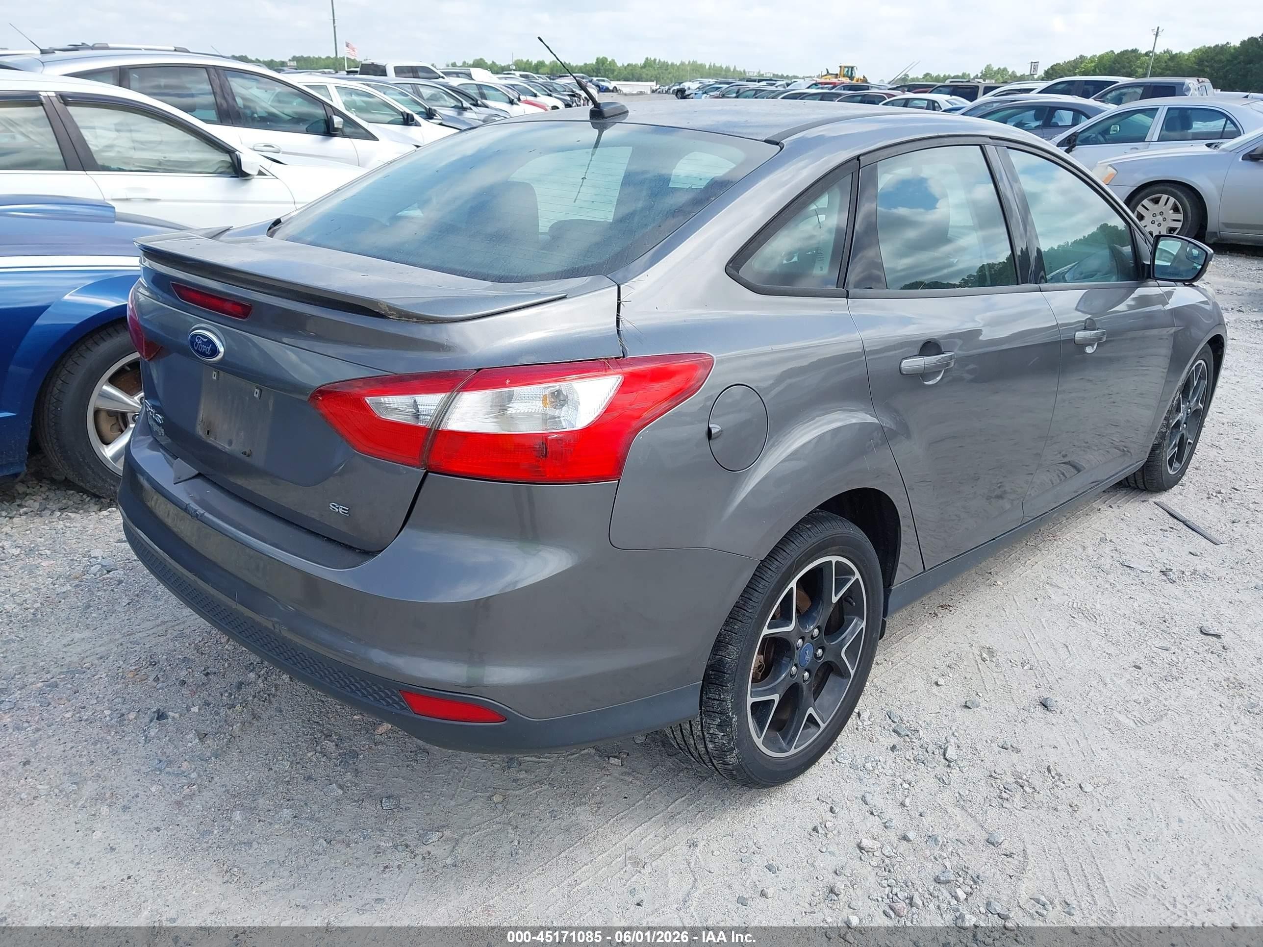 2012 Ford Focus Se Gray vin: 1FAHP3F27CL442906