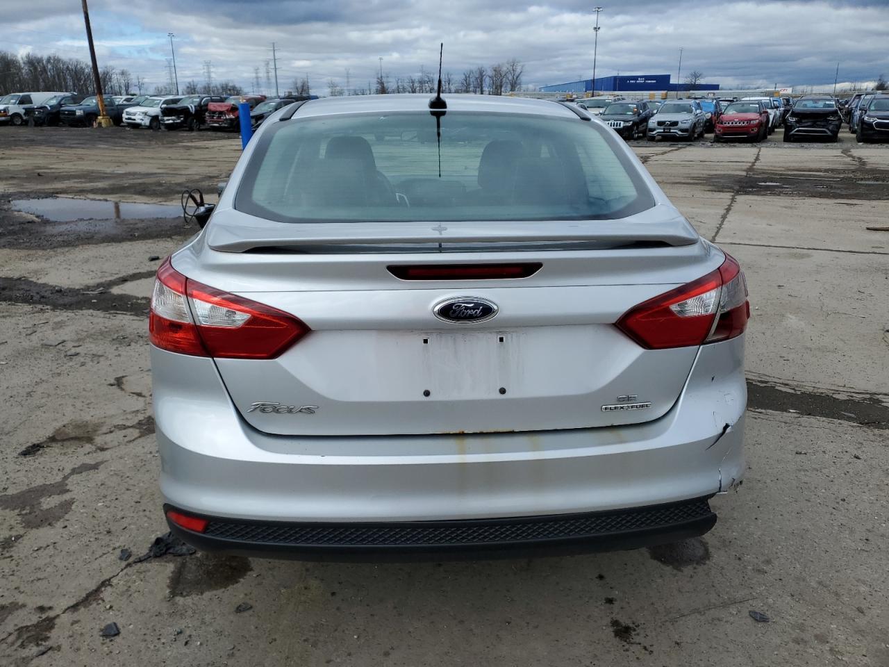 2012 Ford Focus Se Silver vin: 1FAHP3F27CL448270